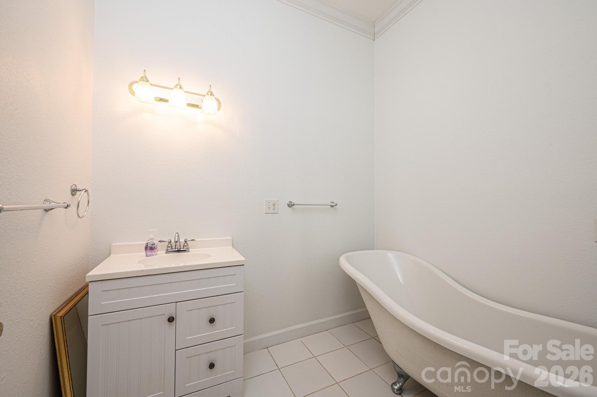 5567 Reid Road