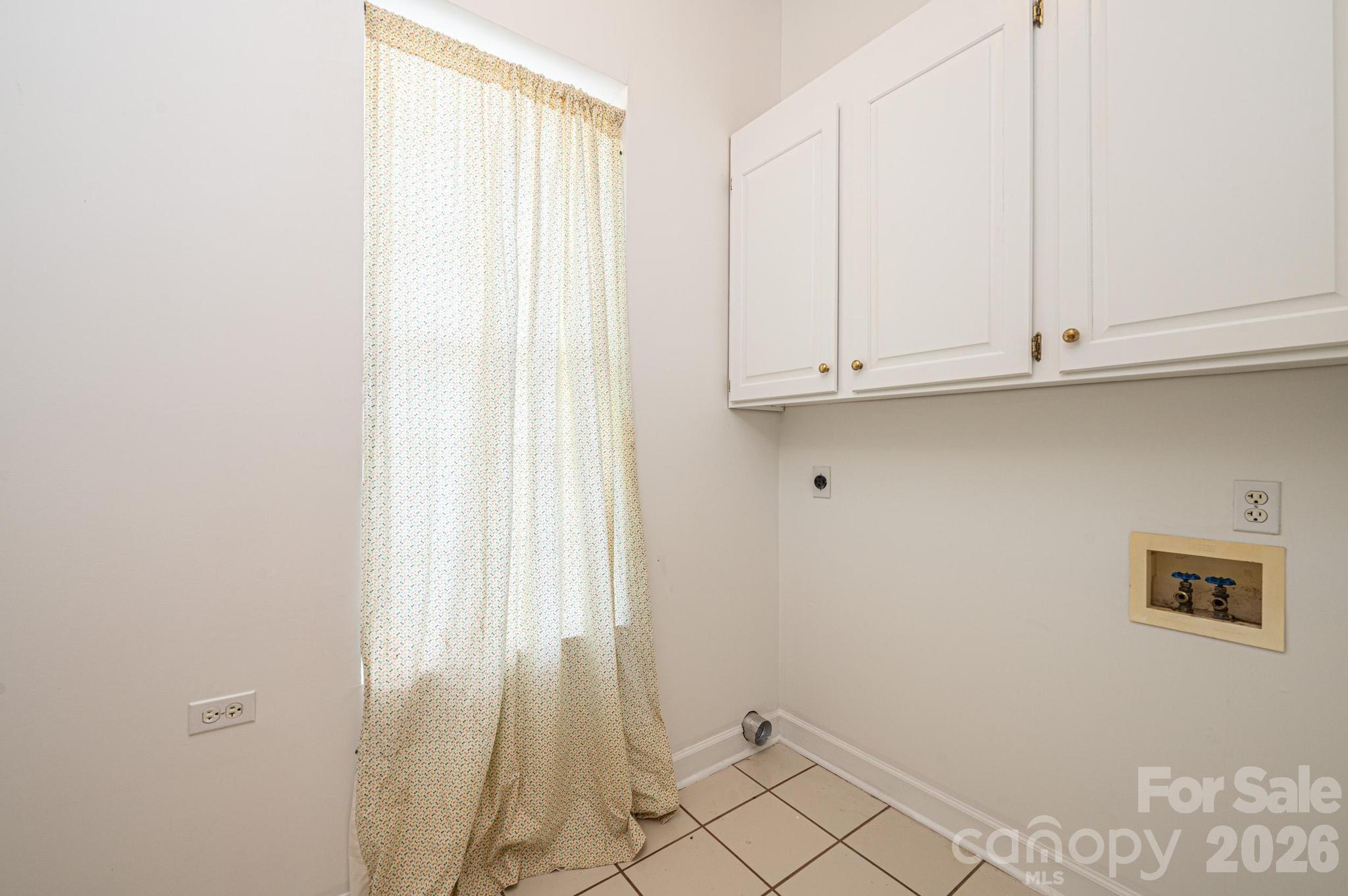 5567 Reid Road