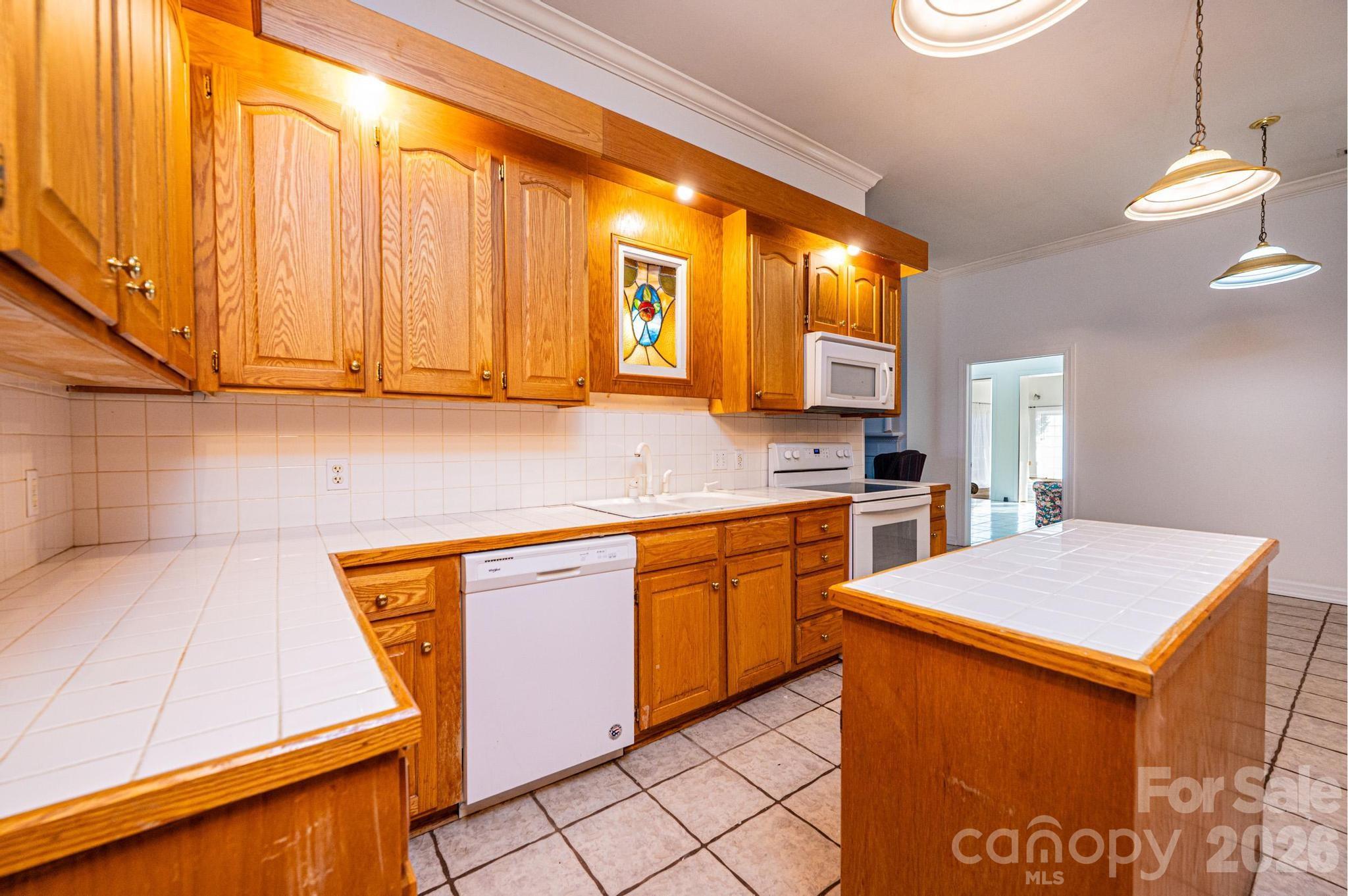 5567 Reid Road