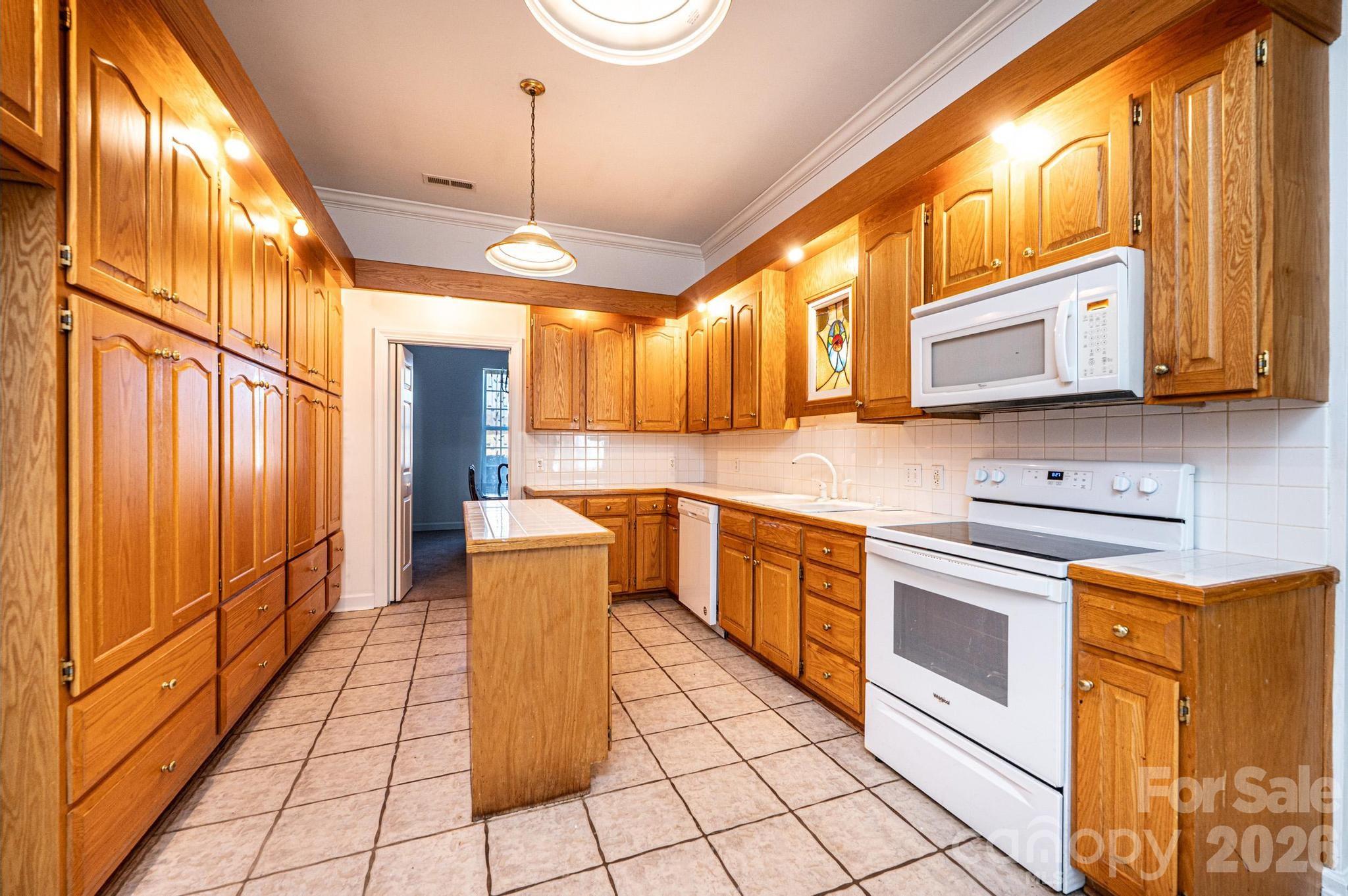 5567 Reid Road