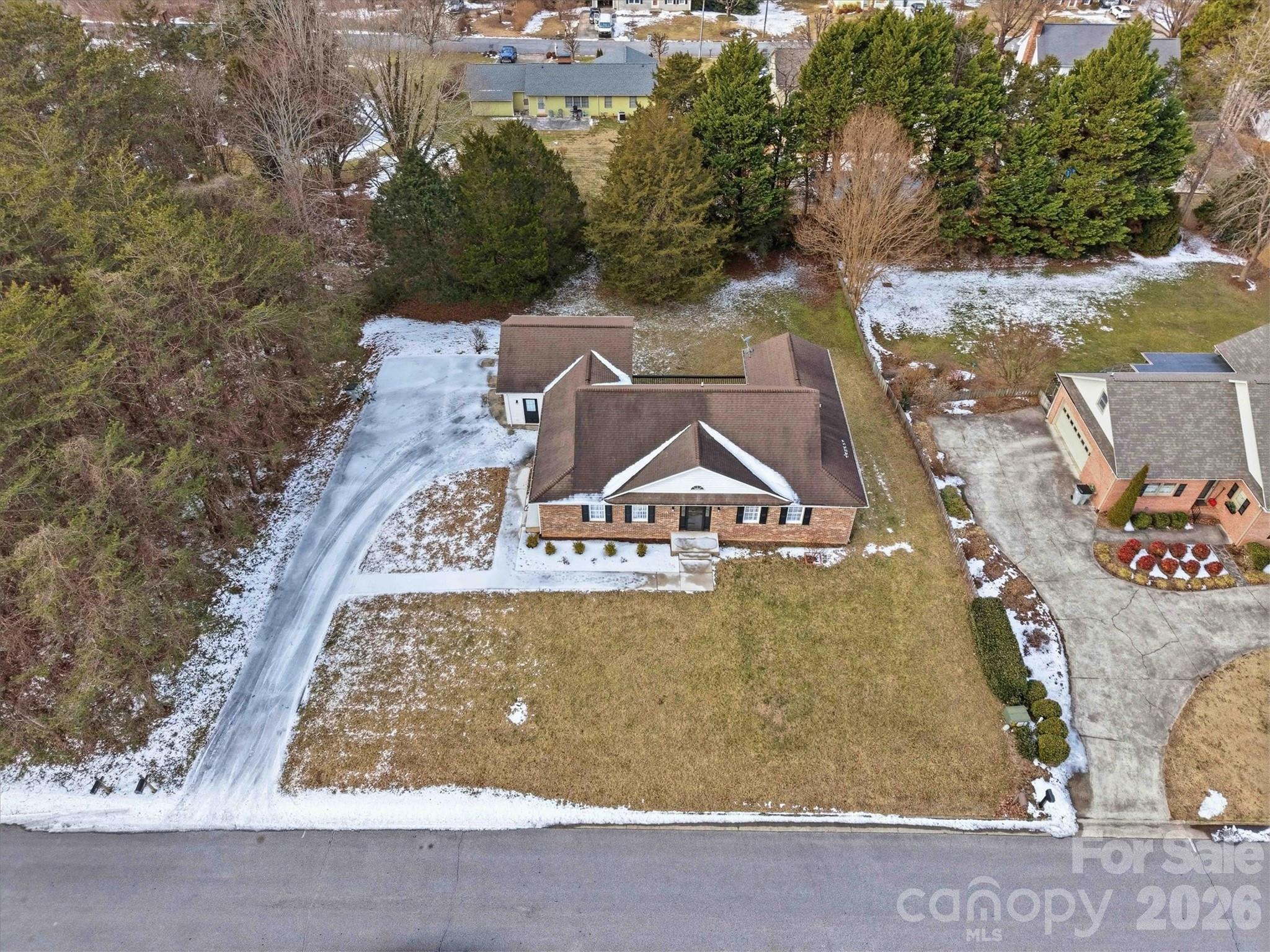 915 Barrington Drive NE