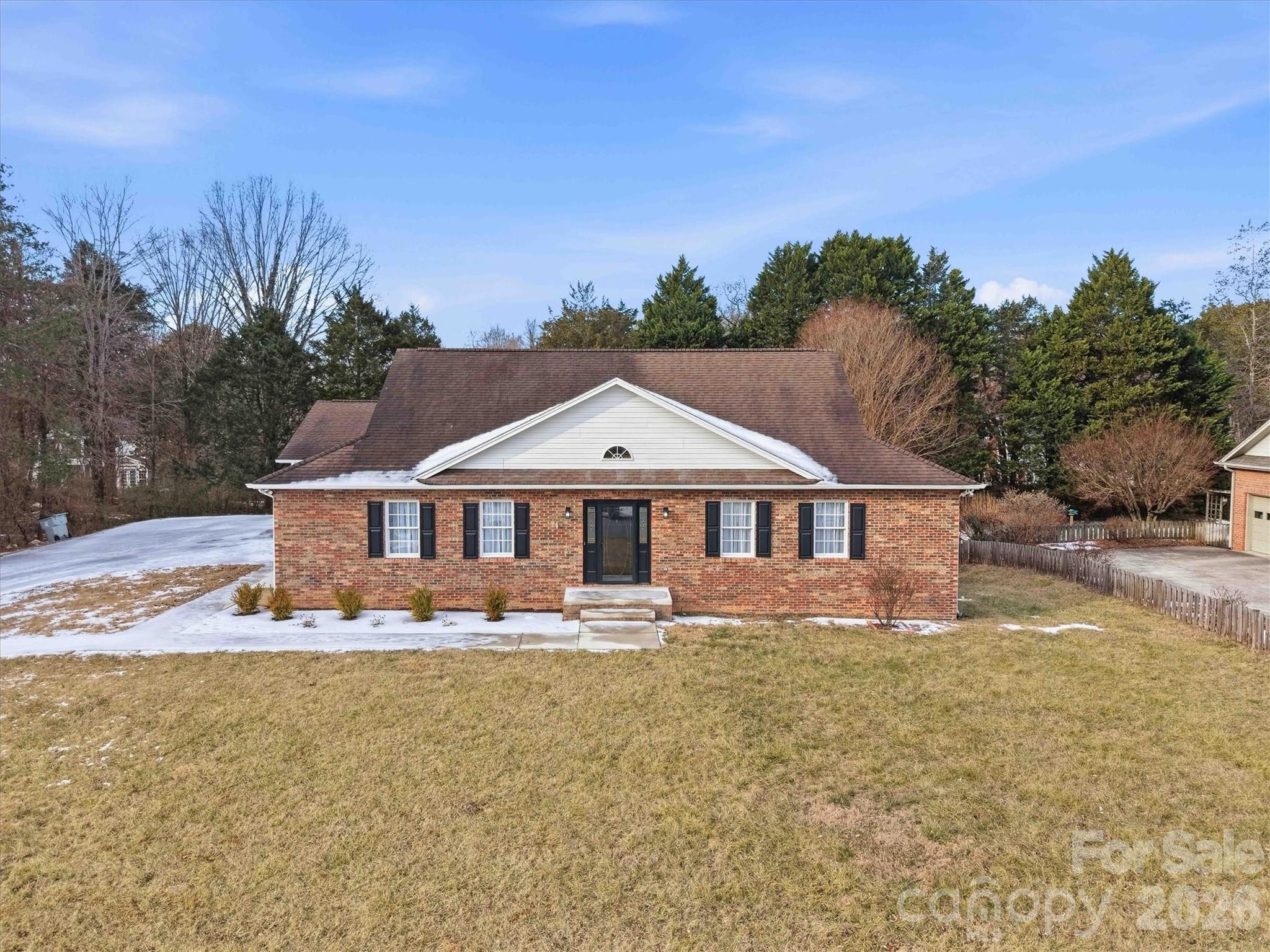 915 Barrington Drive NE