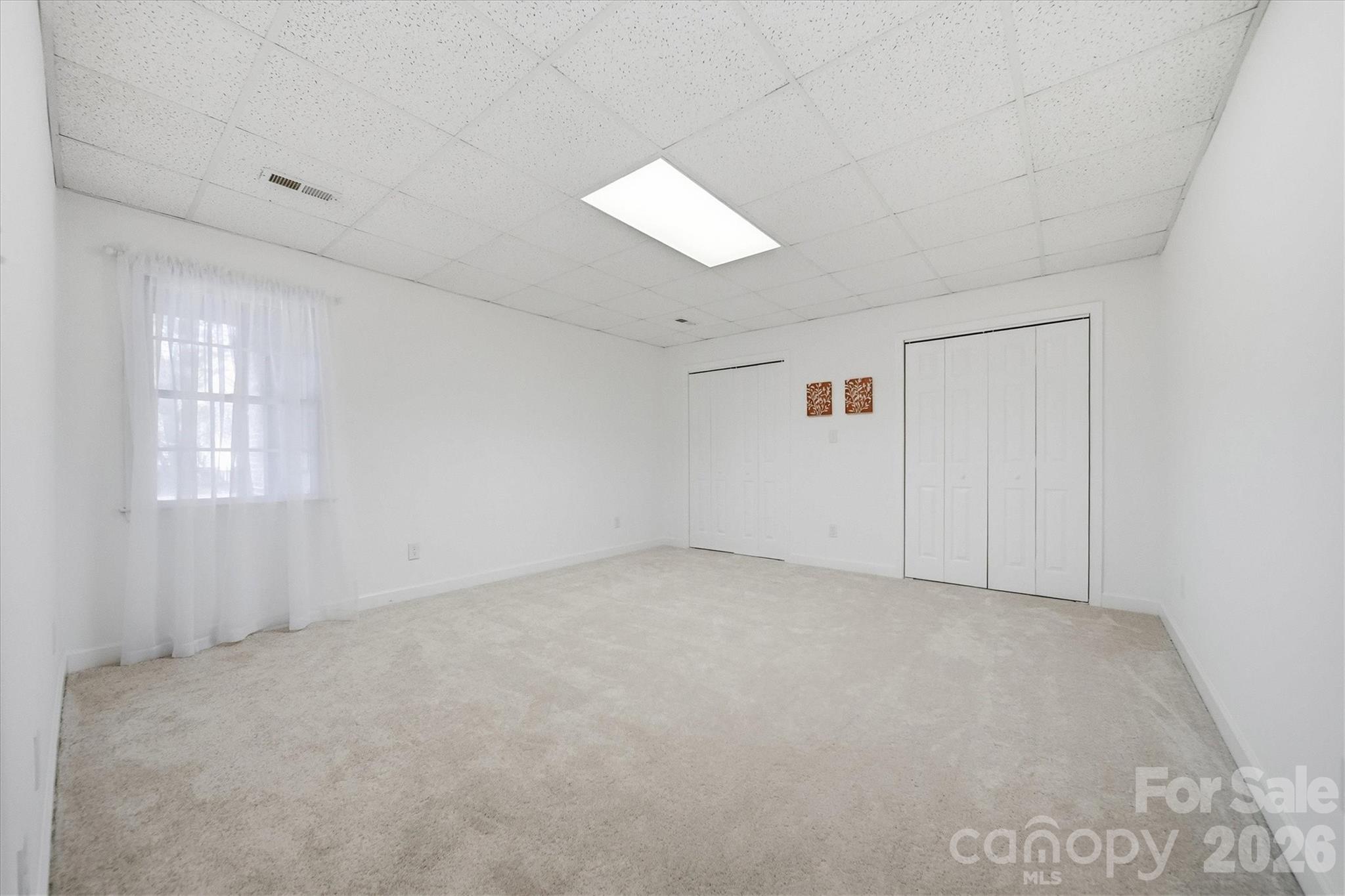 915 Barrington Drive NE