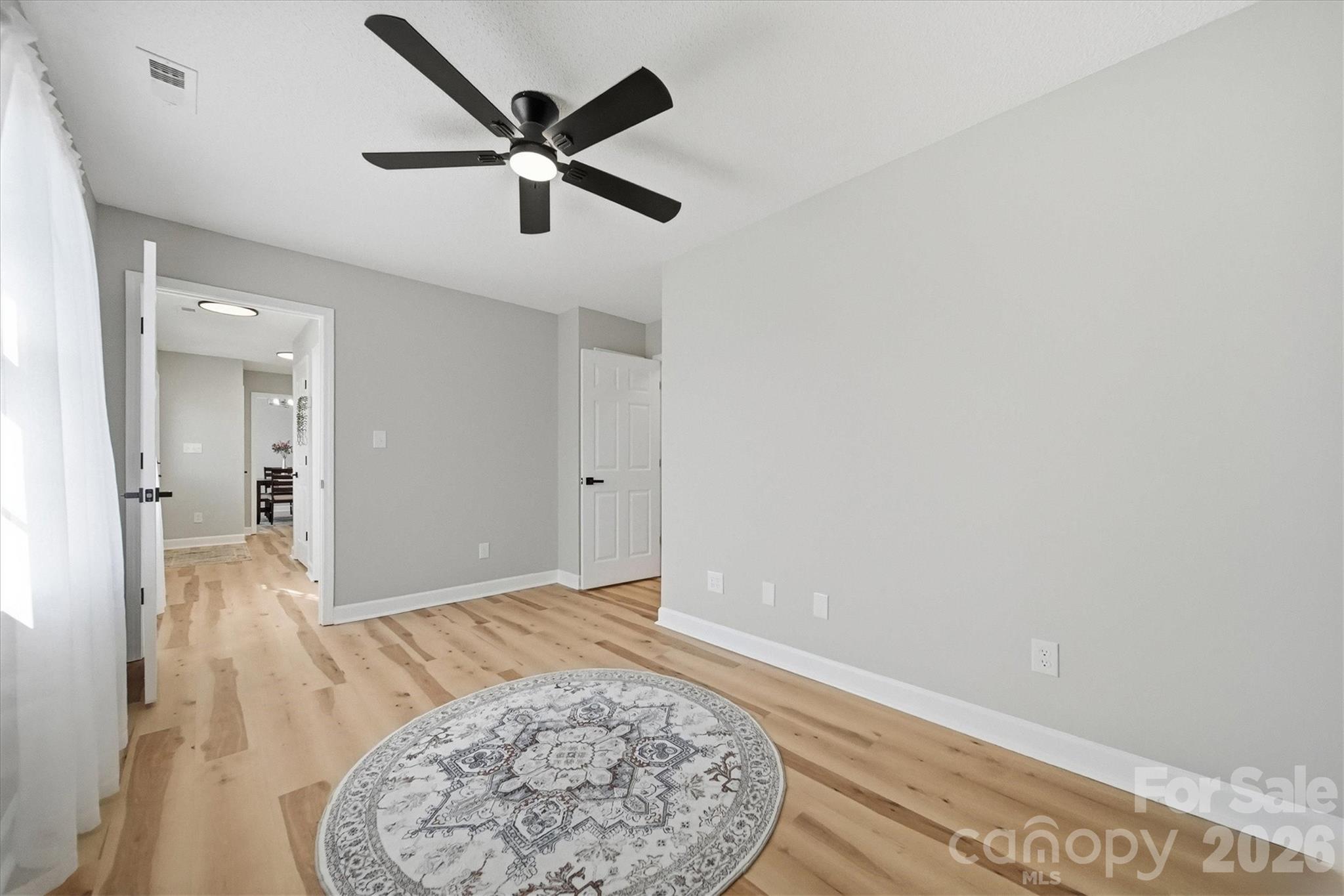 915 Barrington Drive NE