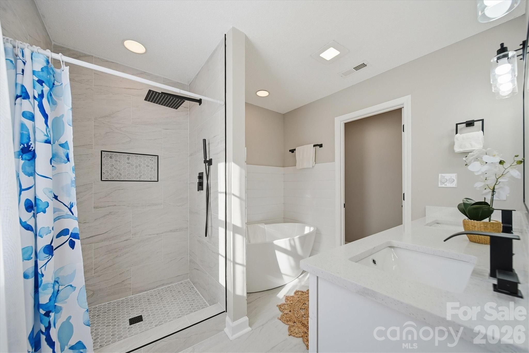 915 Barrington Drive NE