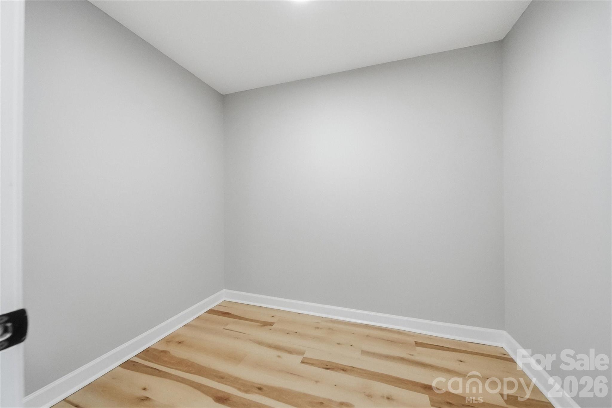 915 Barrington Drive NE