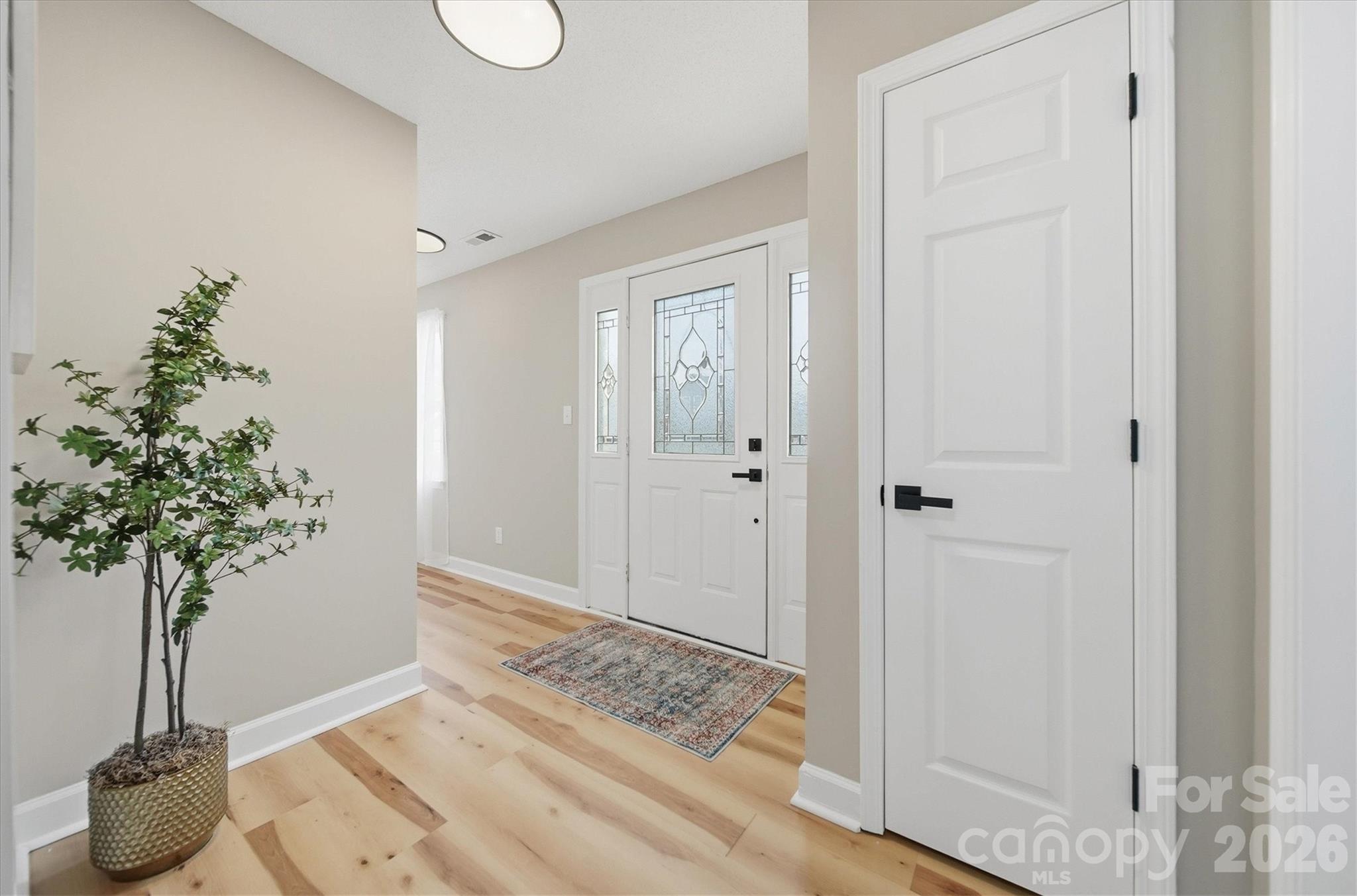 915 Barrington Drive NE