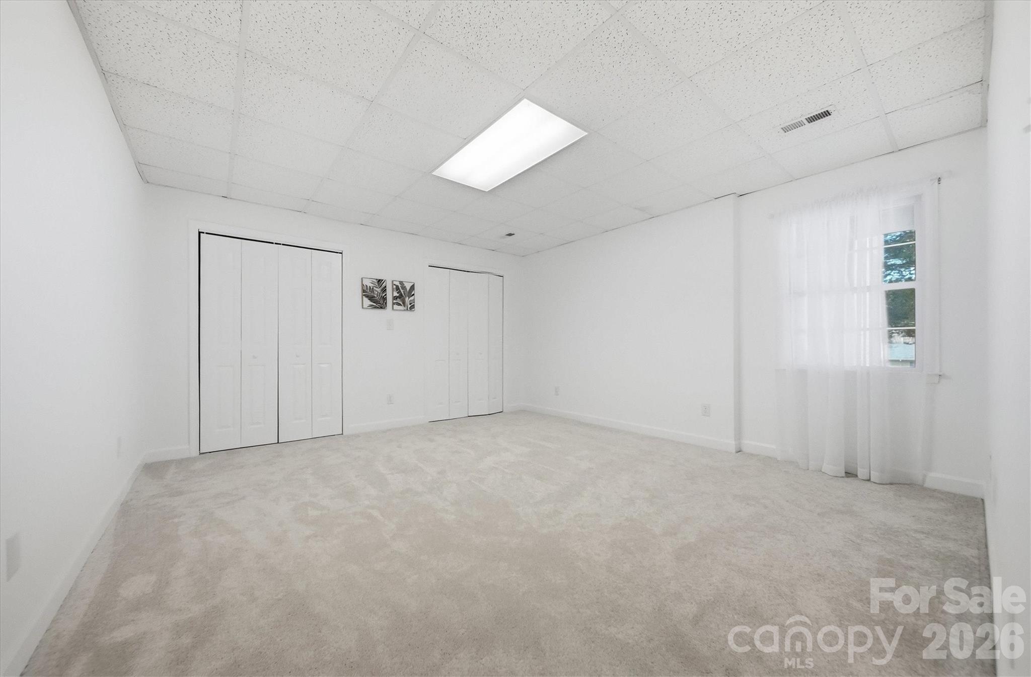 915 Barrington Drive NE