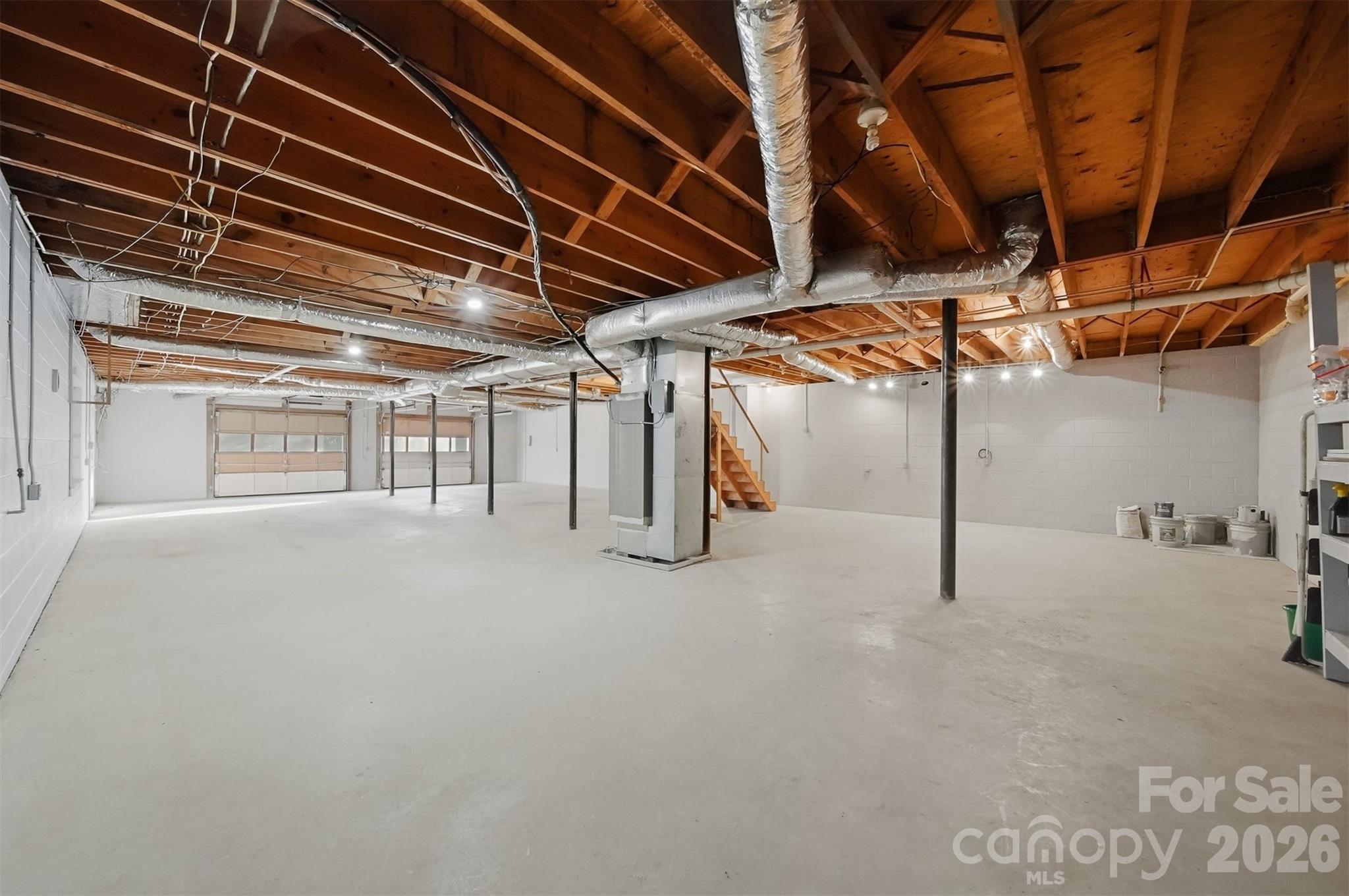 3718 Club House Drive NE