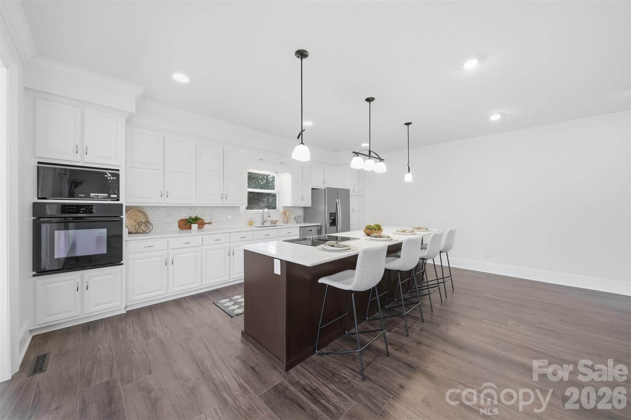 3718 Club House Drive NE