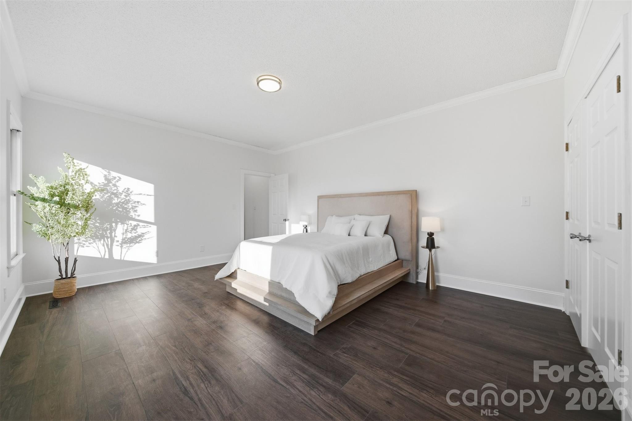 3718 Club House Drive NE