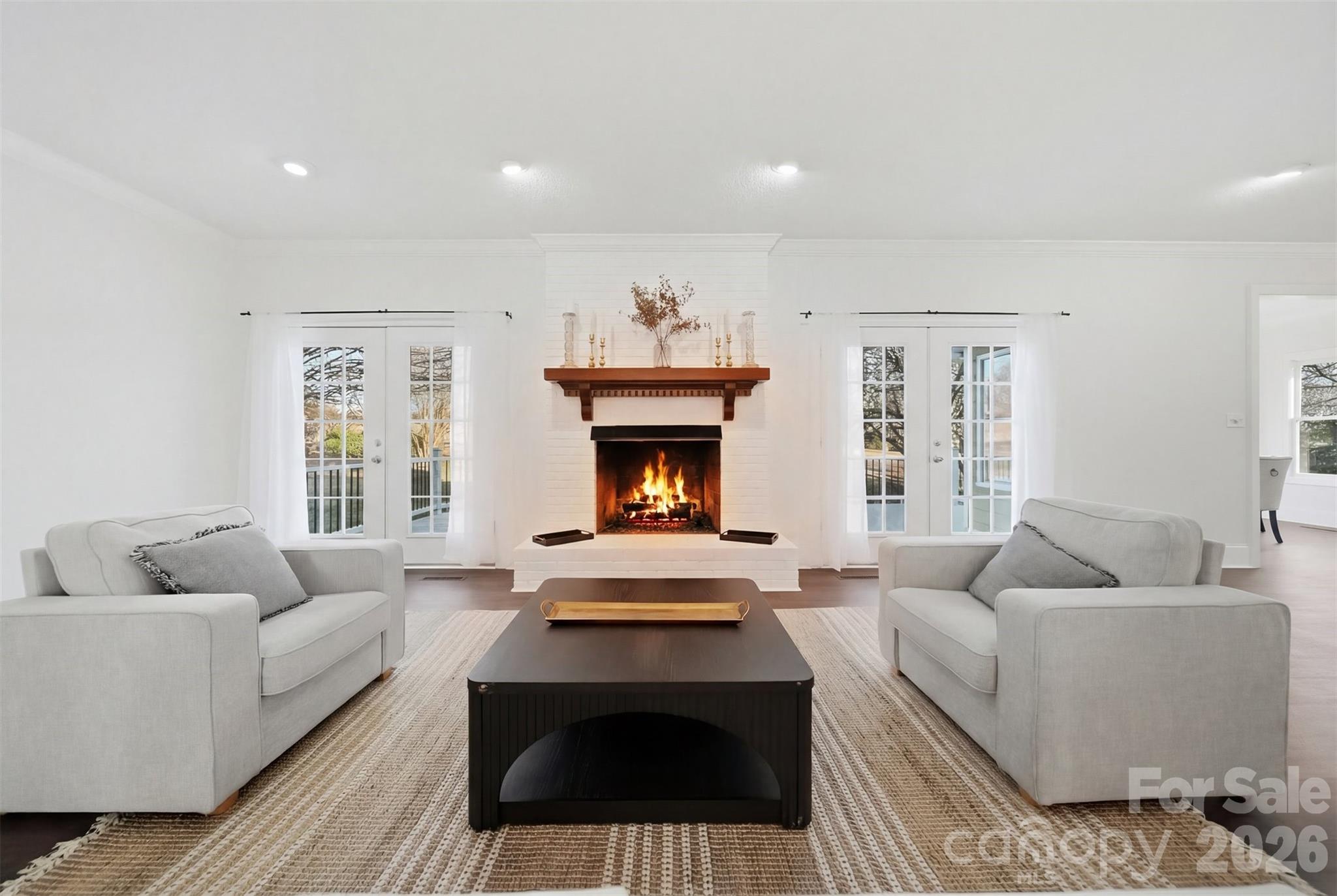 3718 Club House Drive NE