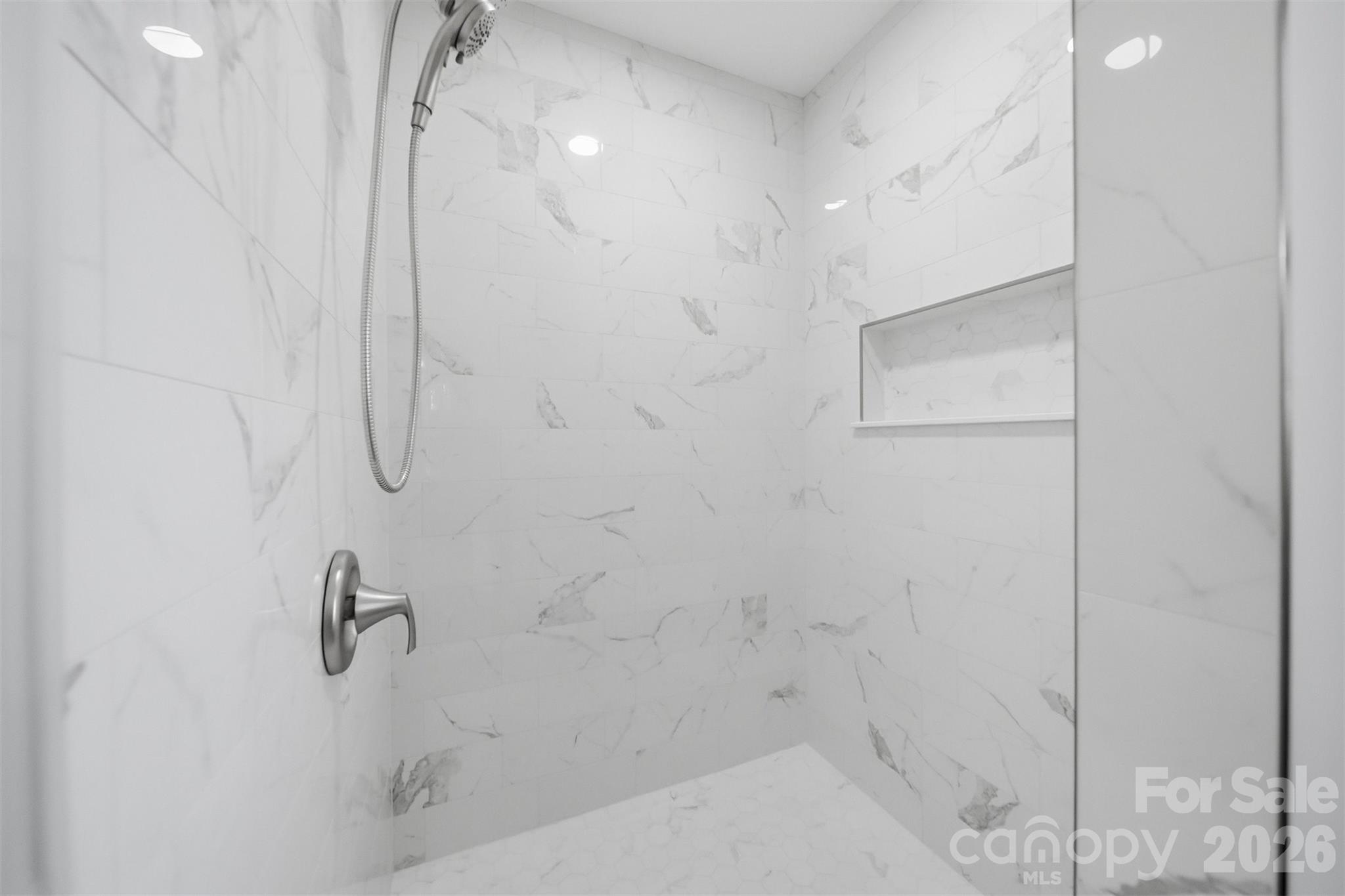 3718 Club House Drive NE