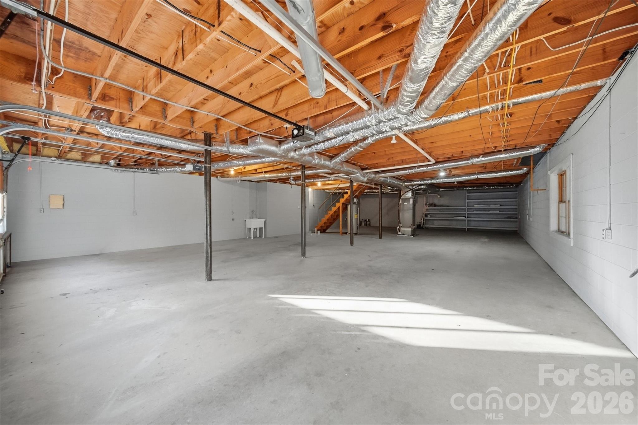 3718 Club House Drive NE