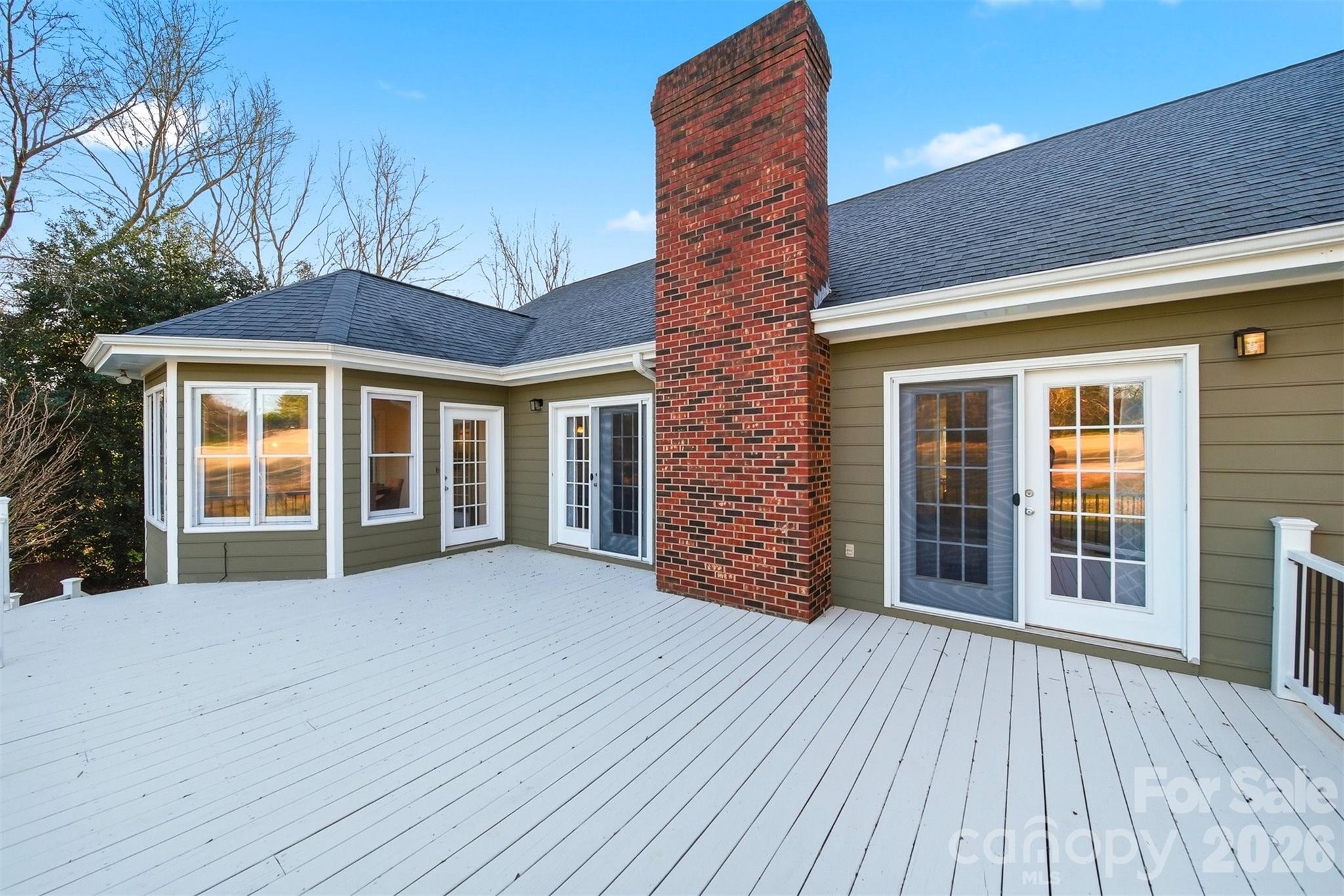 3718 Club House Drive NE