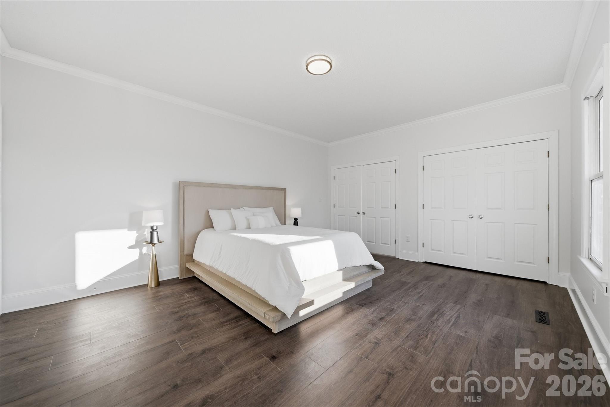 3718 Club House Drive NE