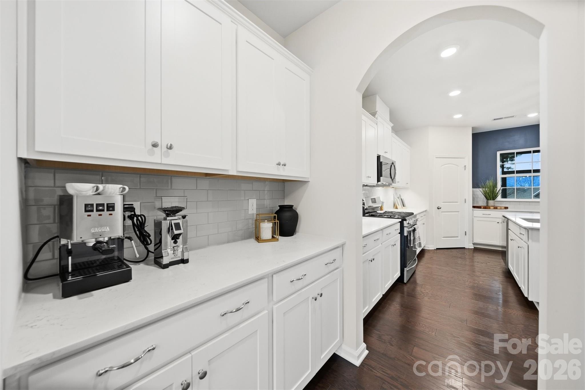 128 W Morehouse Avenue