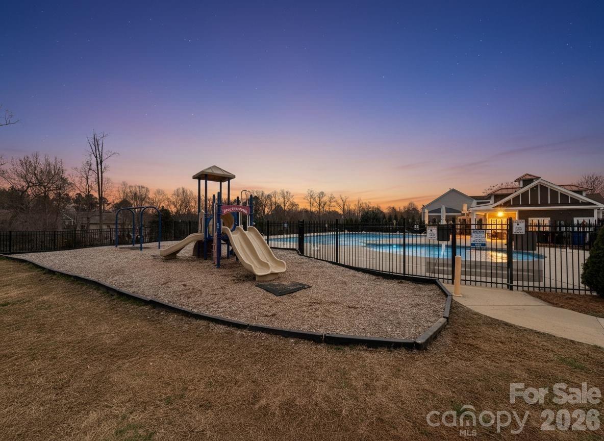 128 W Morehouse Avenue