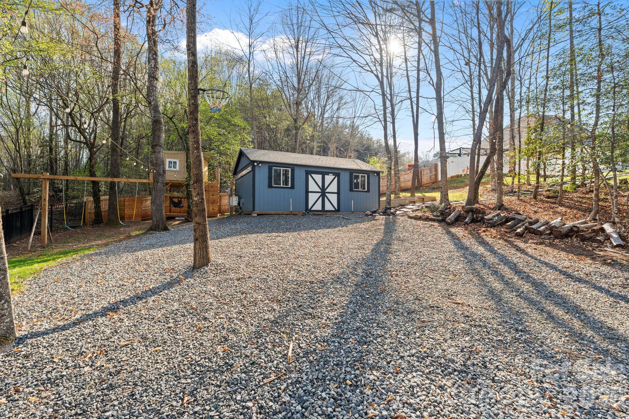 15 Emerson Court