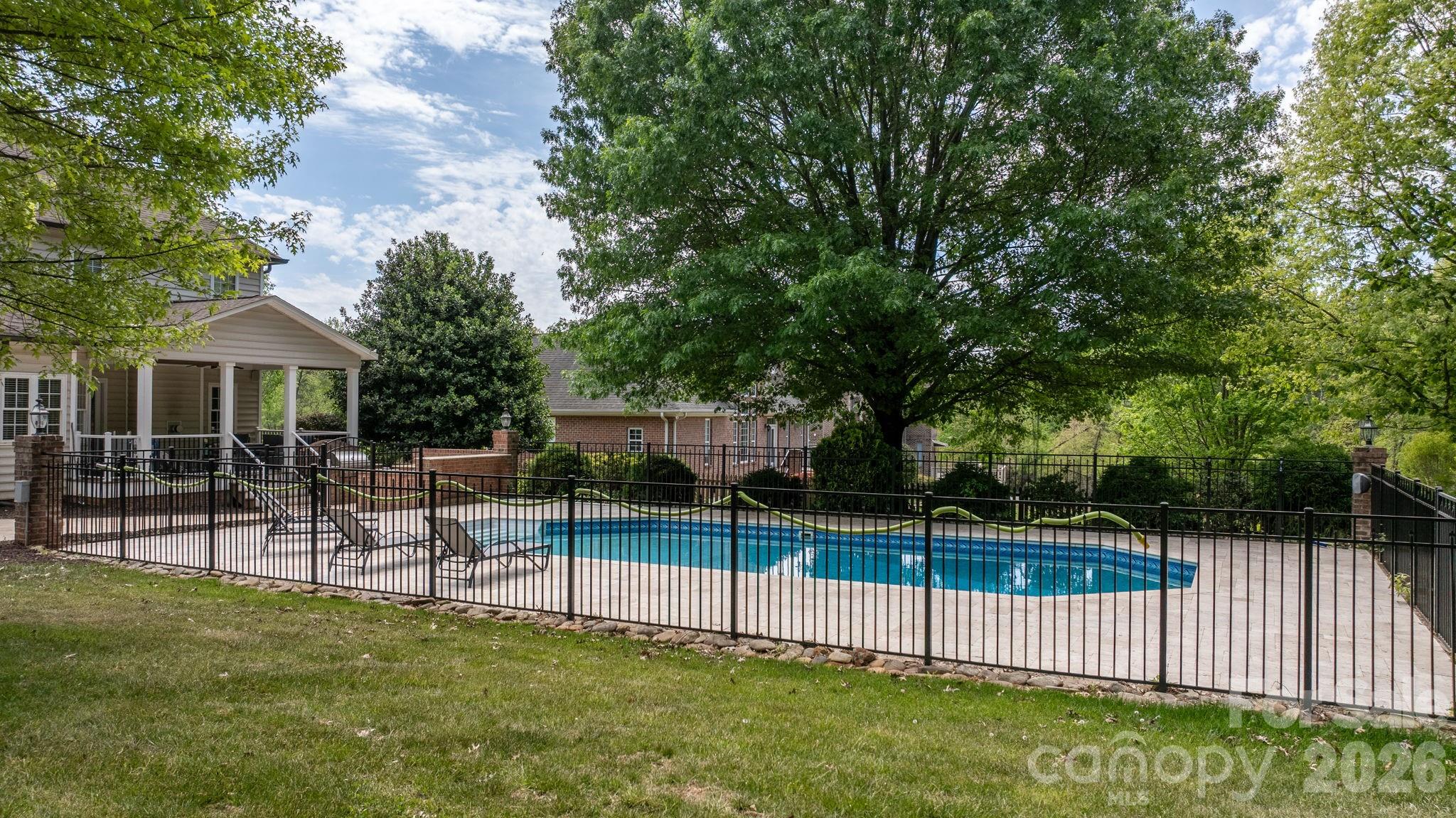 4525 18th Street Lane NE