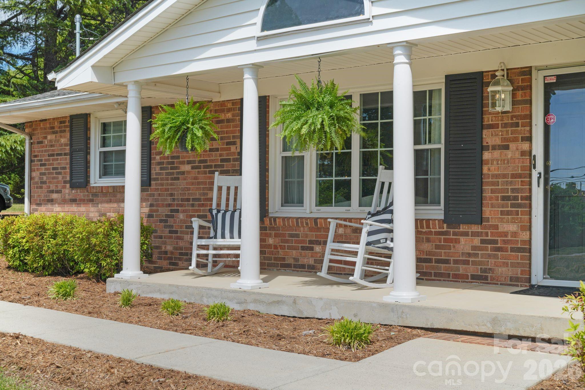 3328 Sulphur Springs Road NE