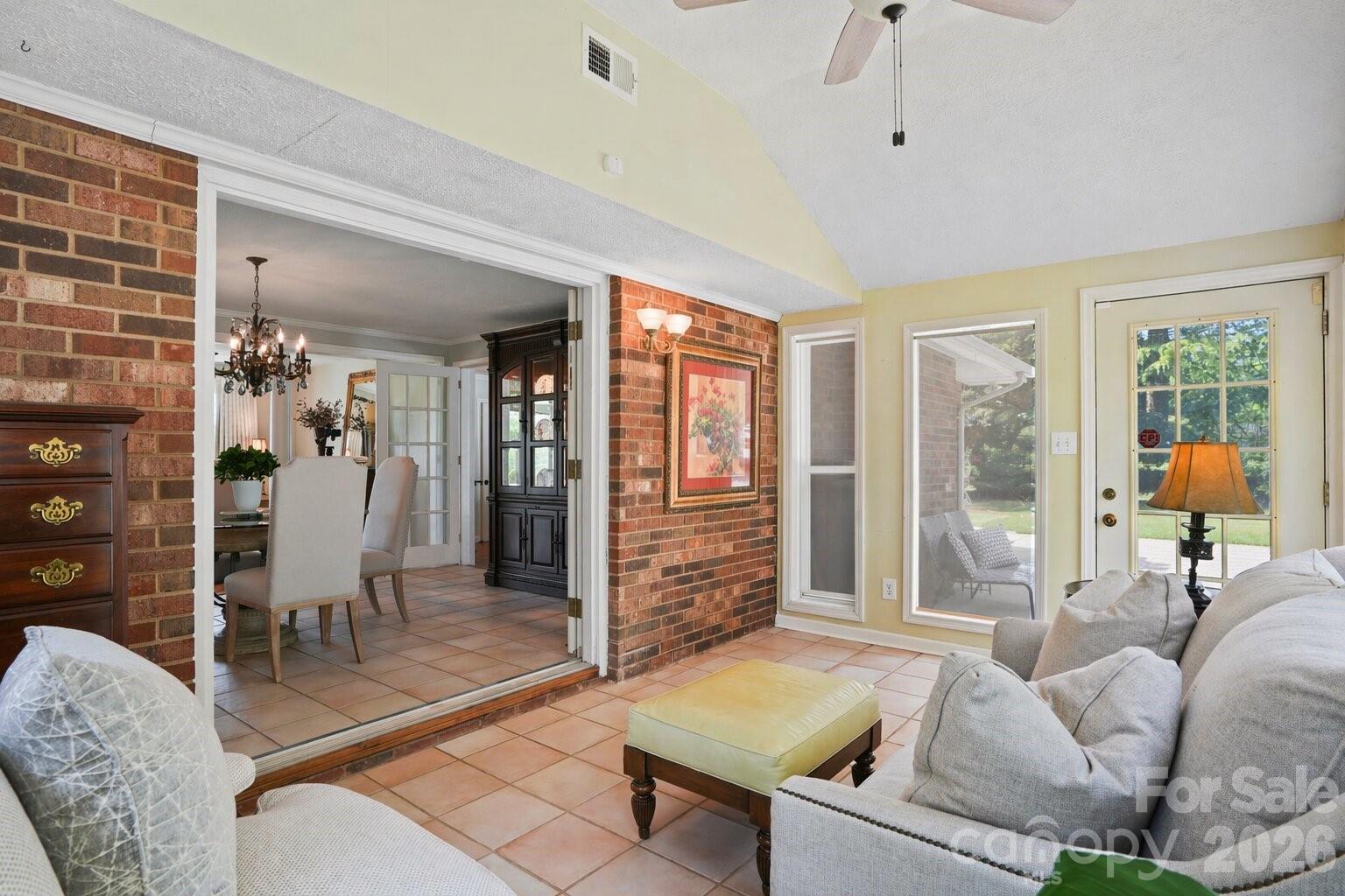 3328 Sulphur Springs Road NE