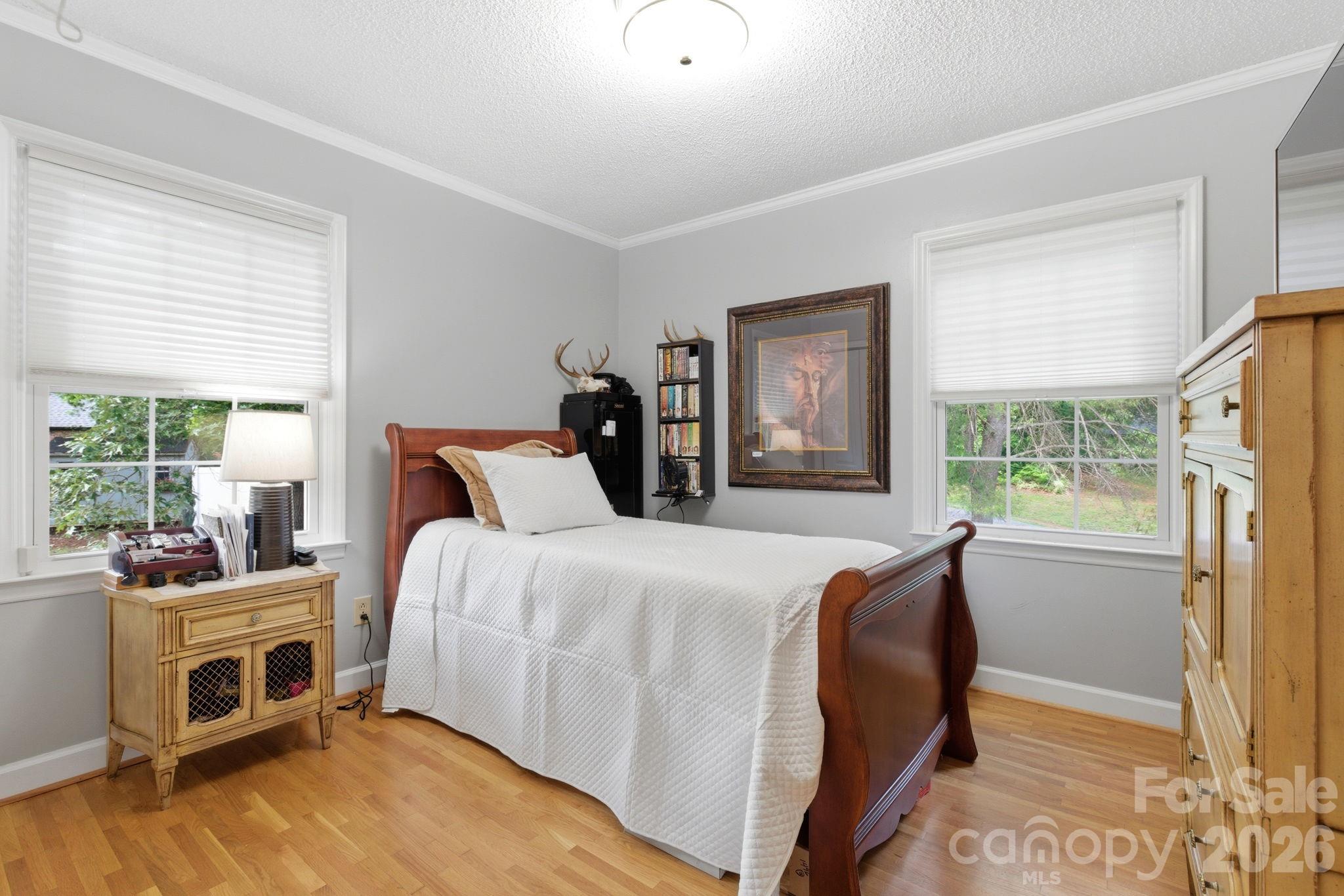 1496 Hardwood Circle