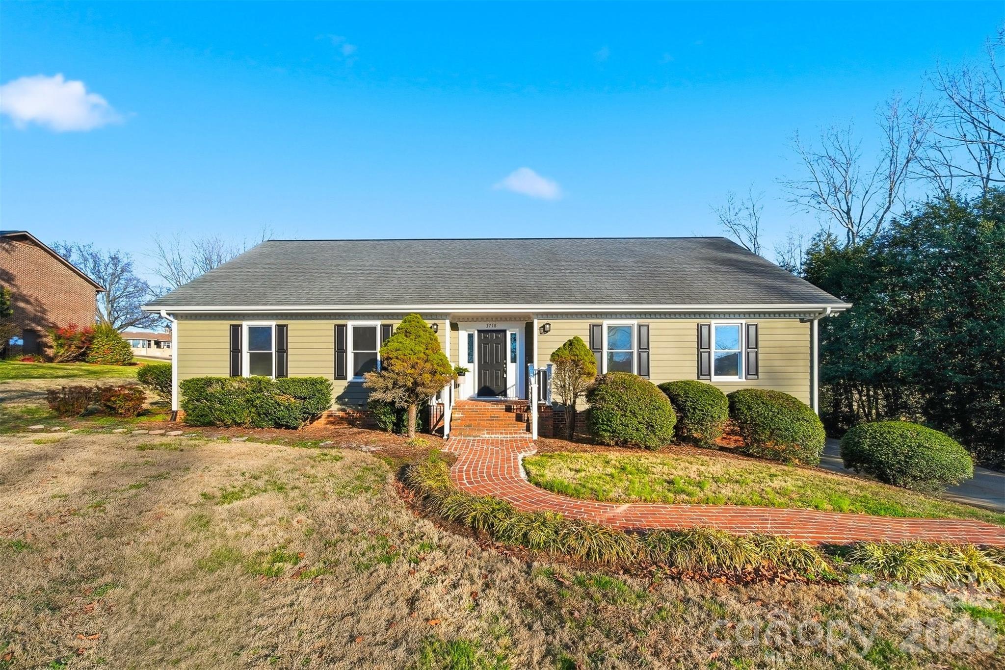 3718 Club House Drive NE