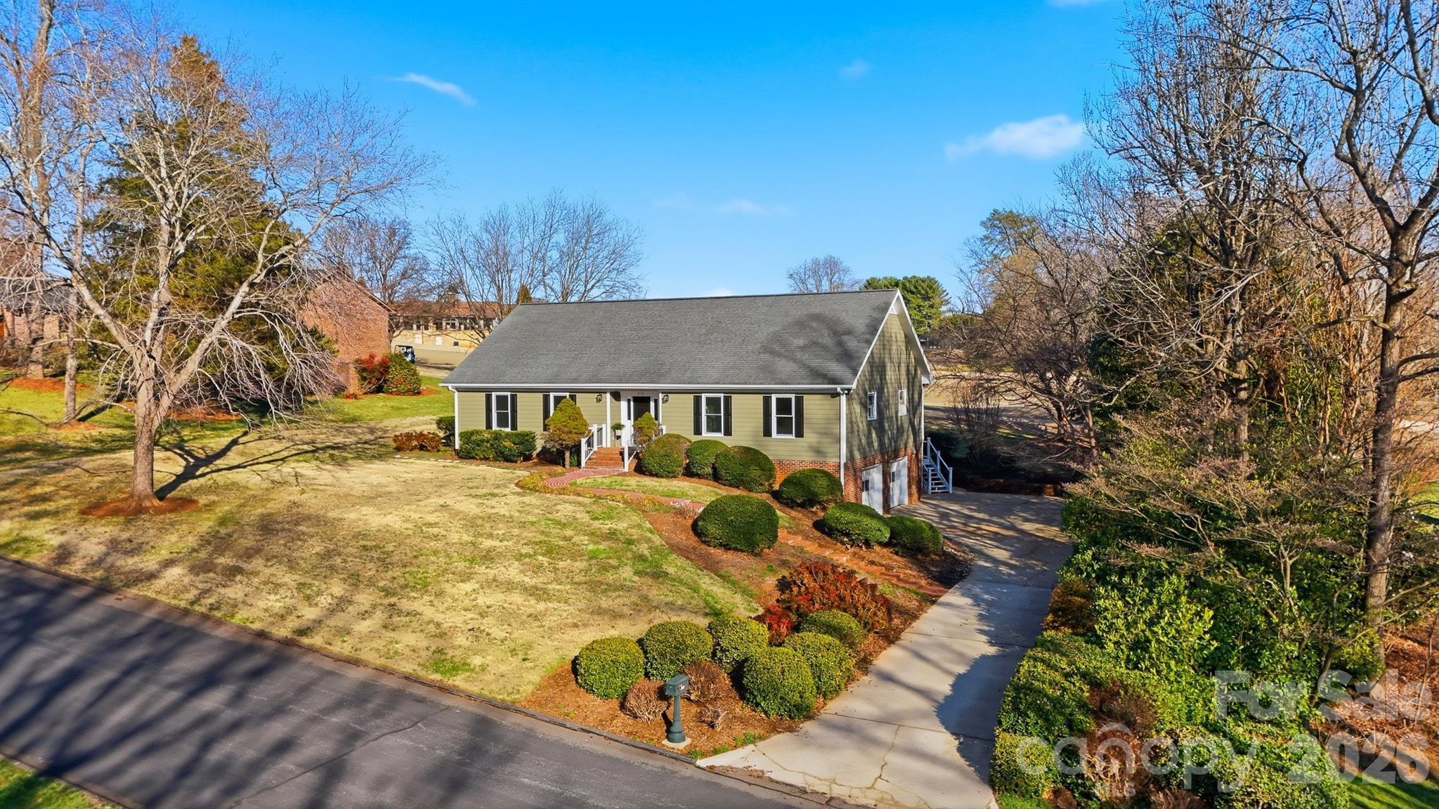3718 Club House Drive NE