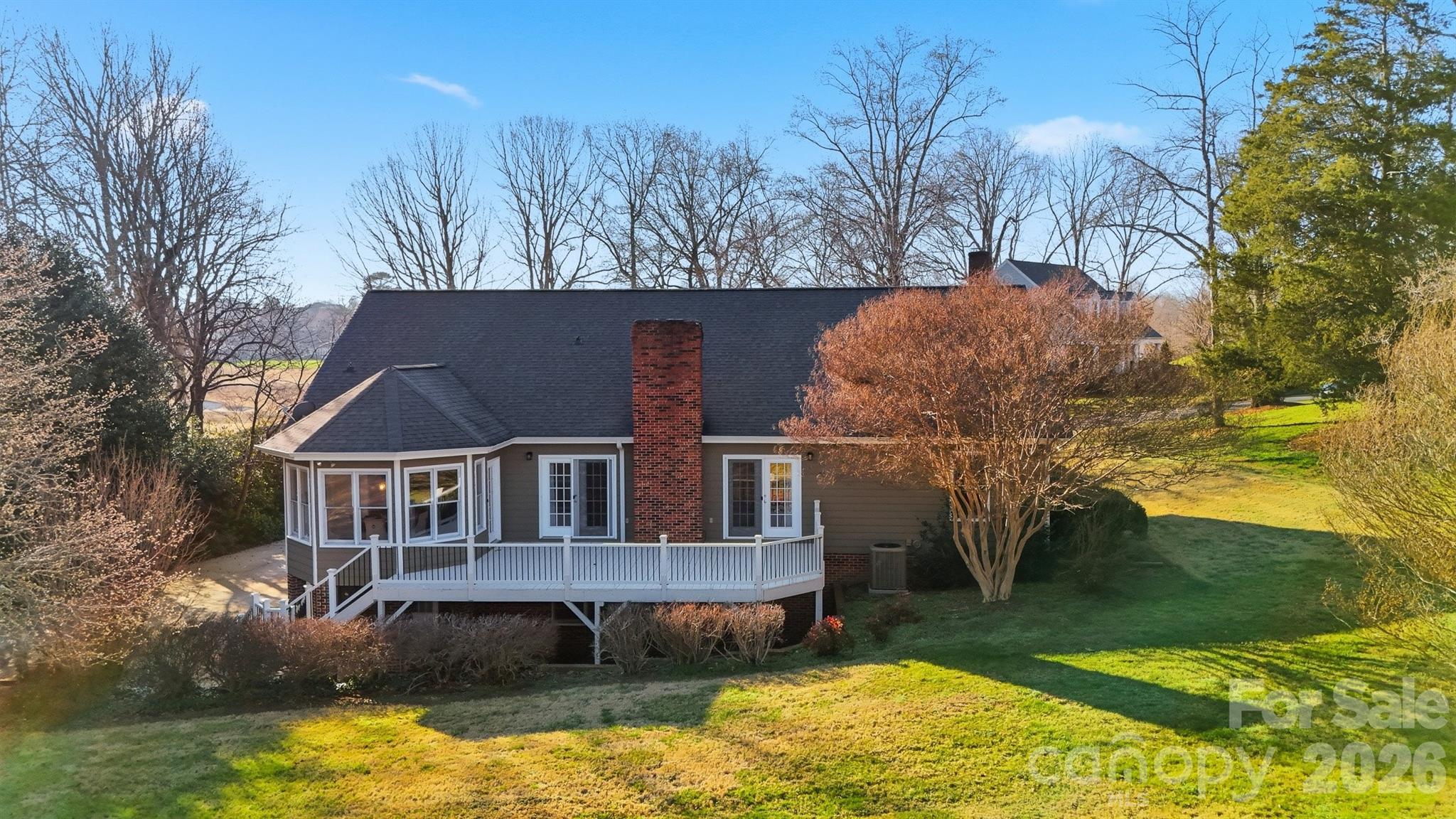 3718 Club House Drive NE