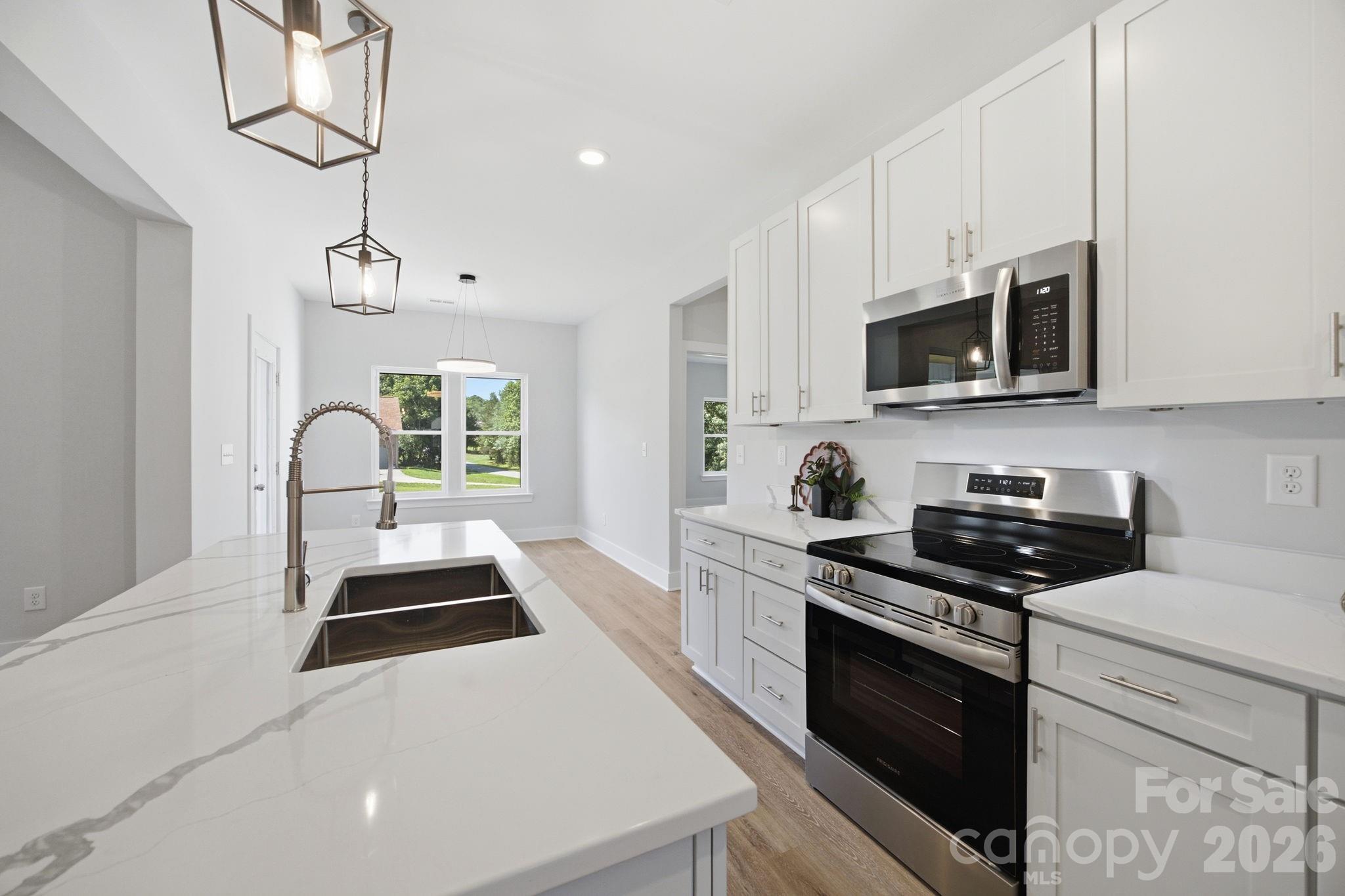 1213 Creekside Drive