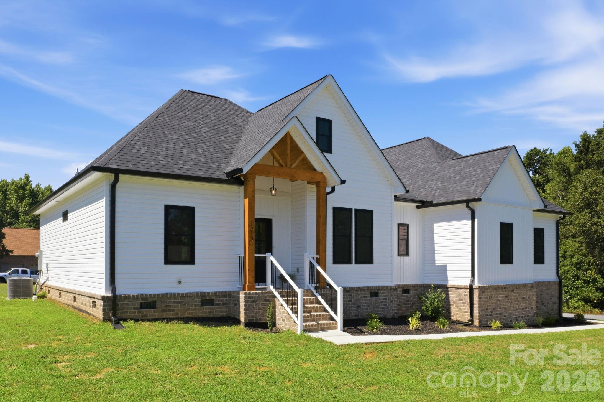 1213 Creekside Drive