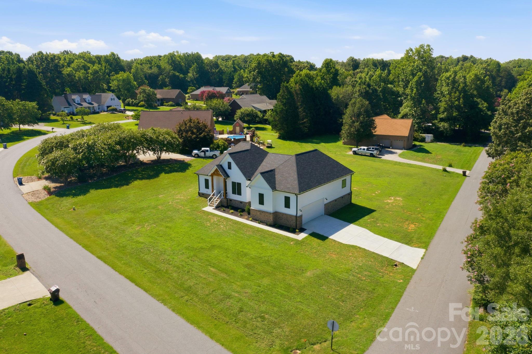 1213 Creekside Drive