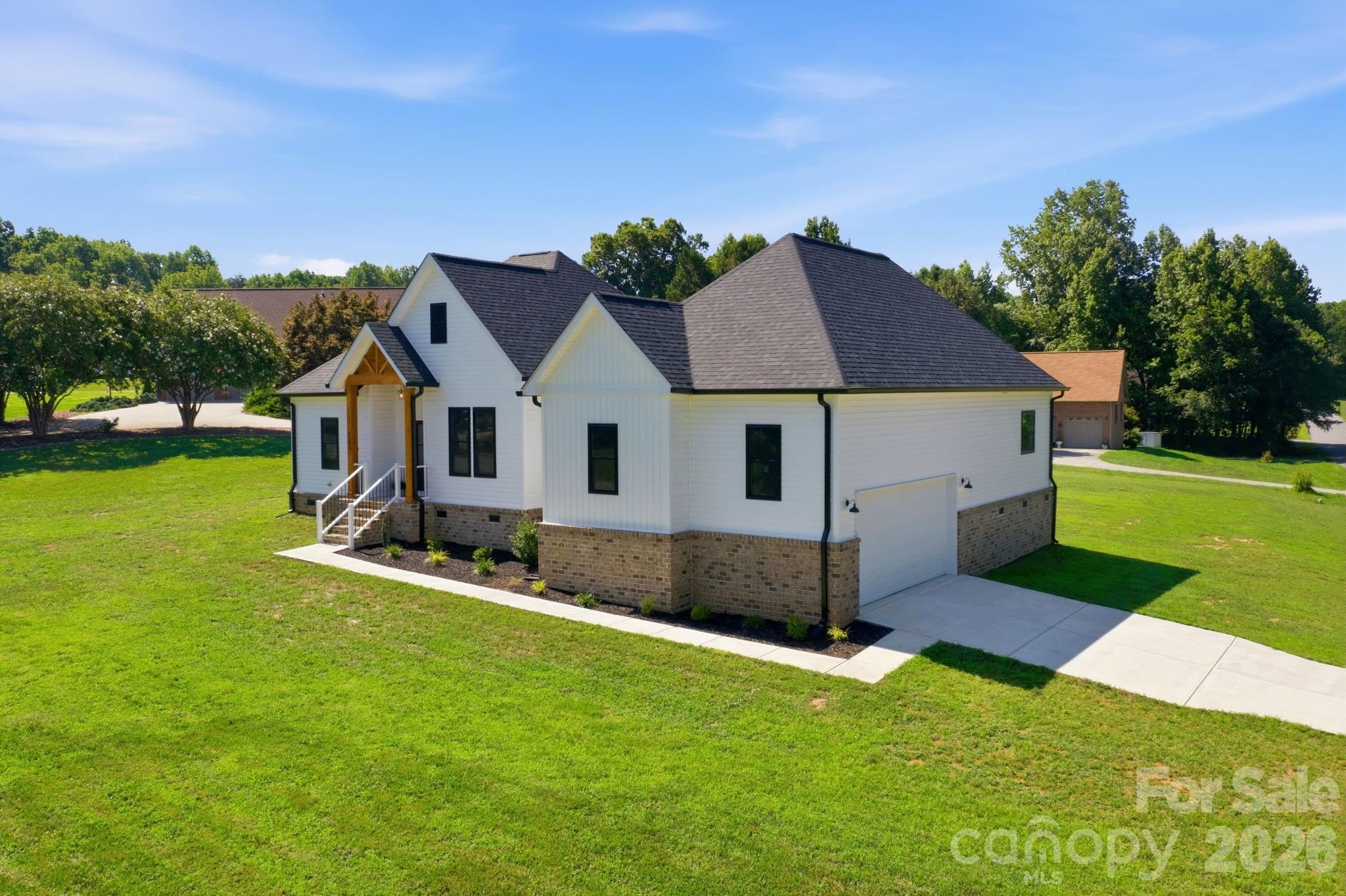 1213 Creekside Drive