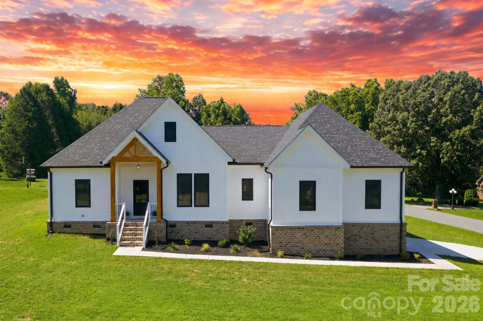 1213 Creekside Drive