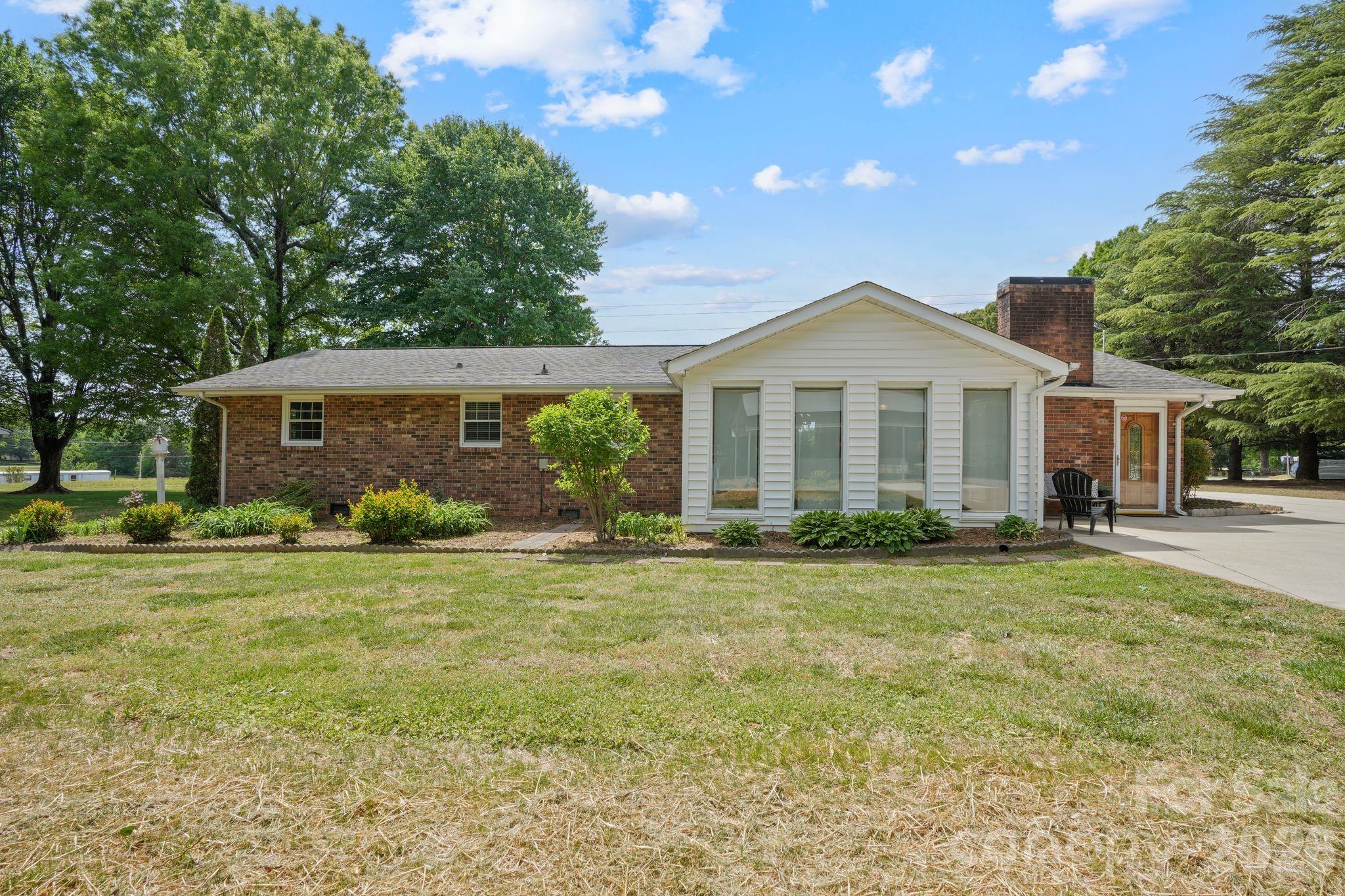 3328 Sulphur Springs Road NE