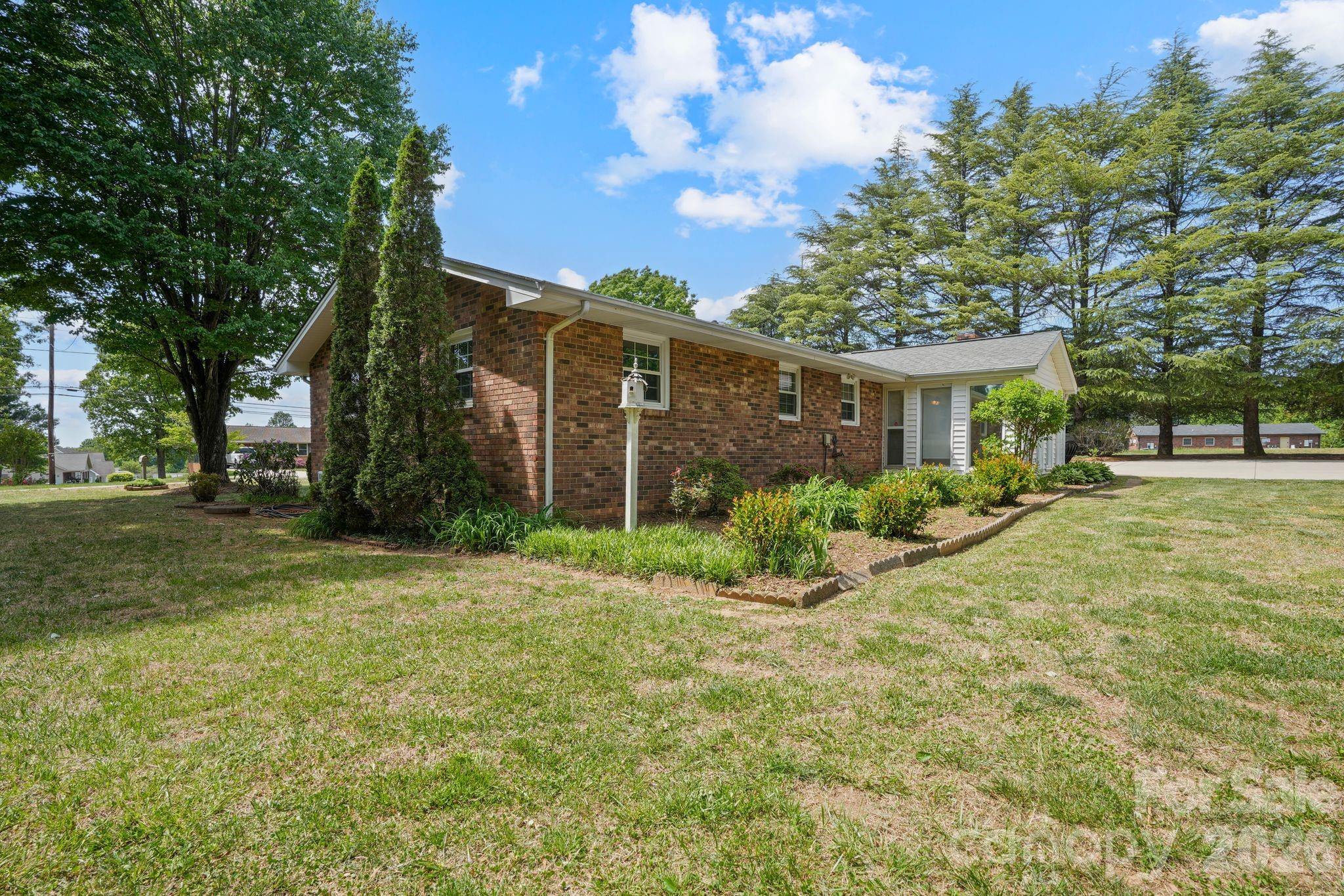 3328 Sulphur Springs Road NE