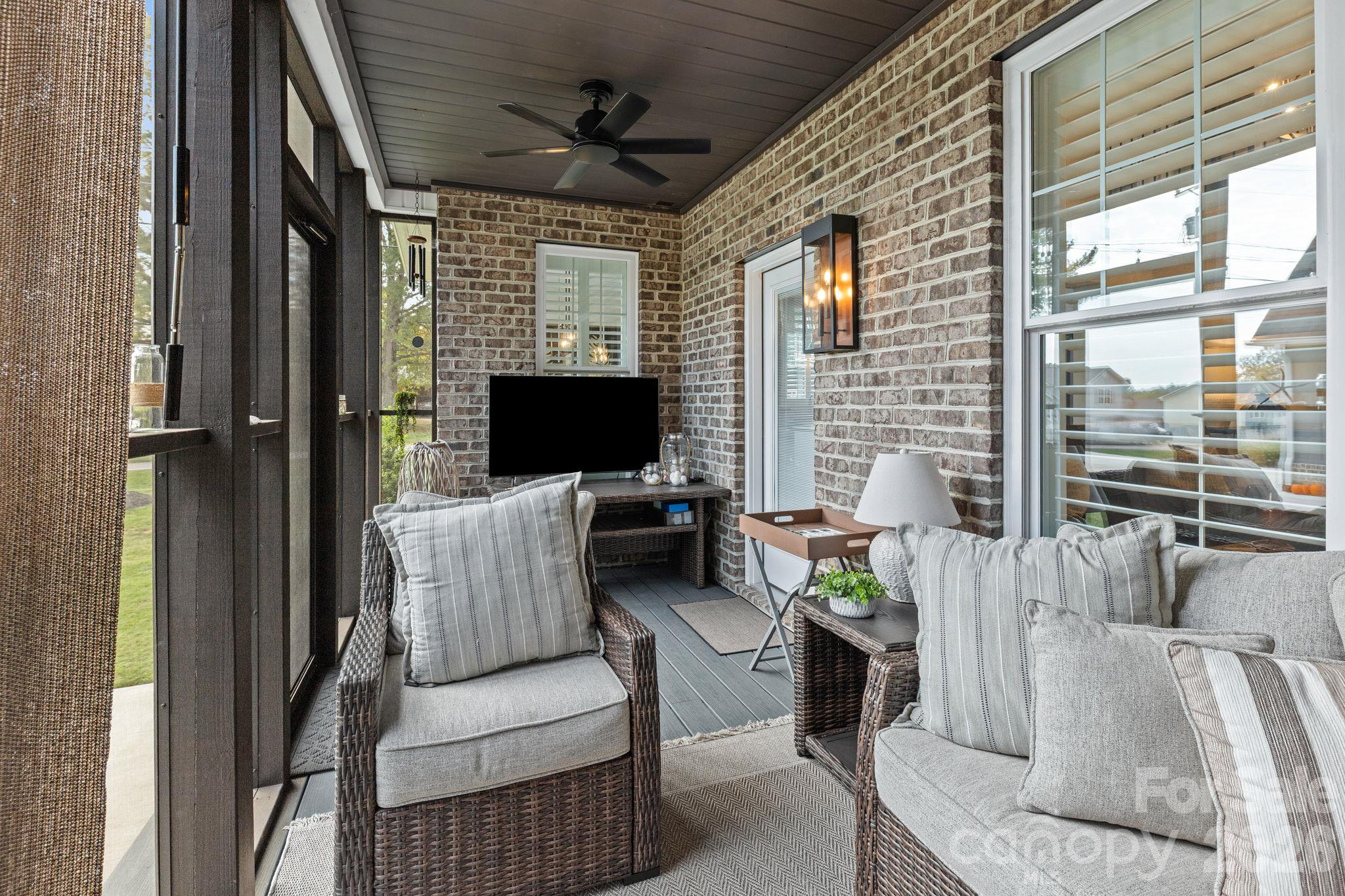 18 Wittenburg Springs Drive
