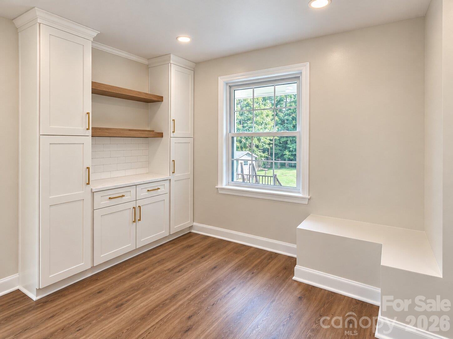 2808 28th Street NE