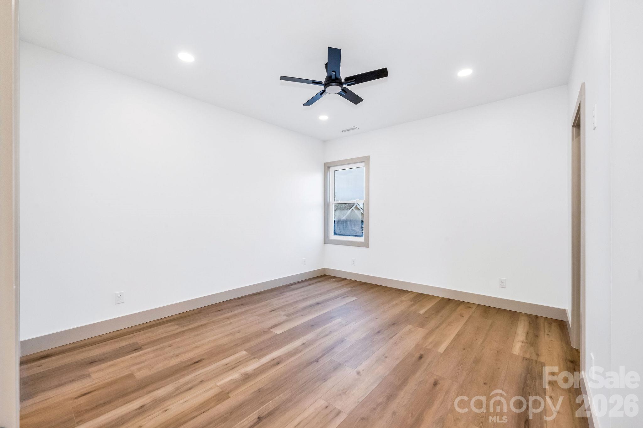 2113 24th Street Lane