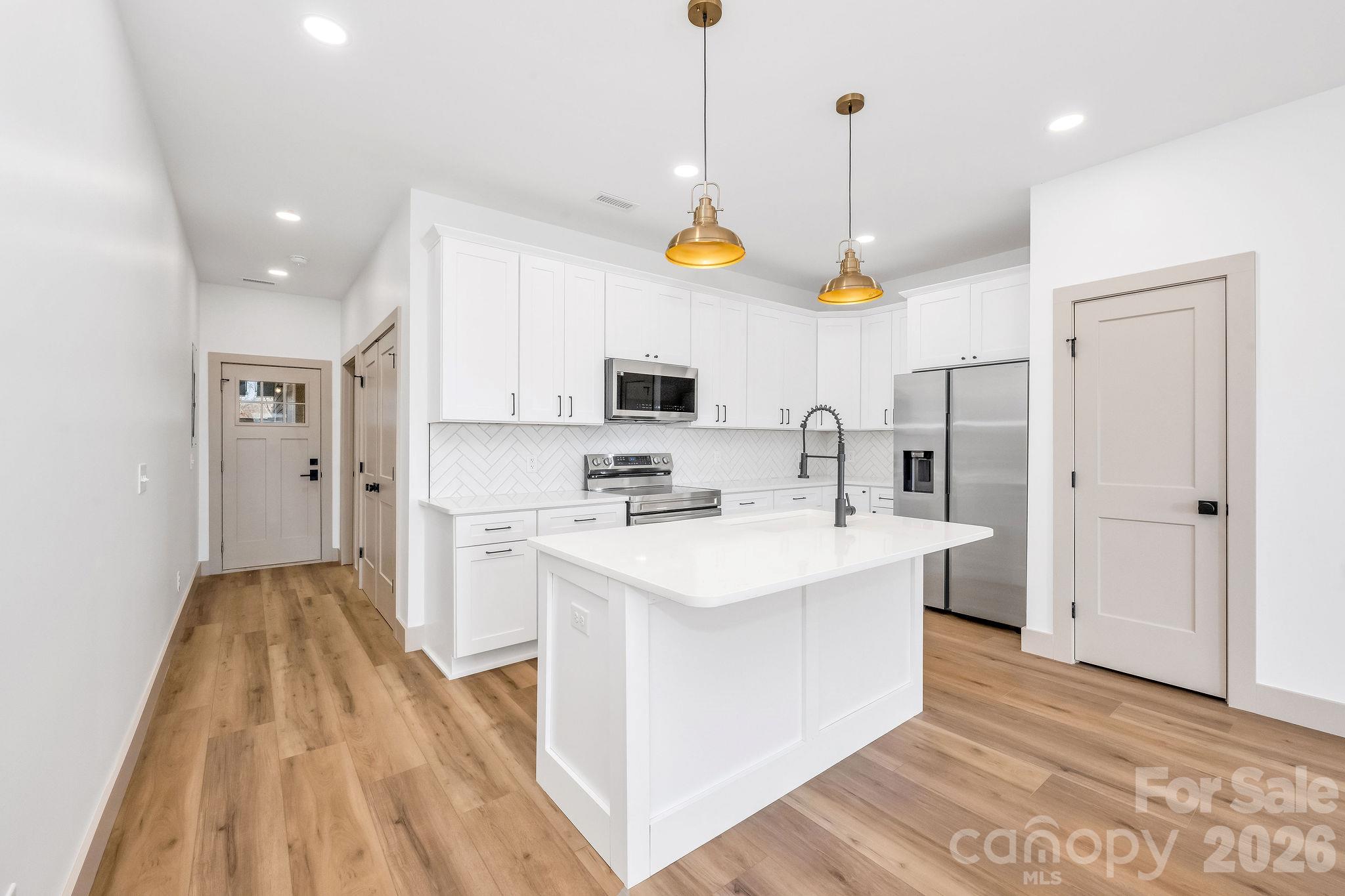 2113 24th Street Lane