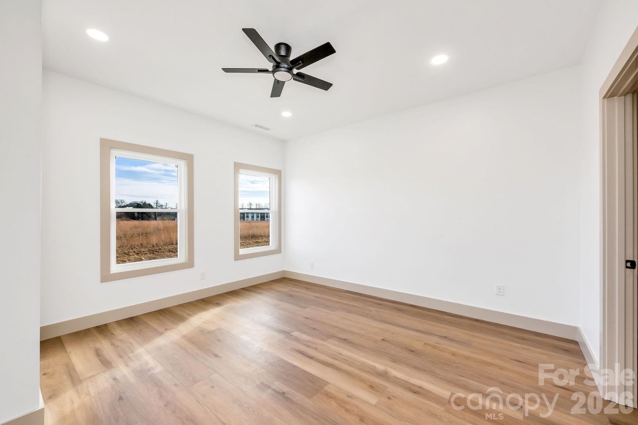2113 24th Street Lane