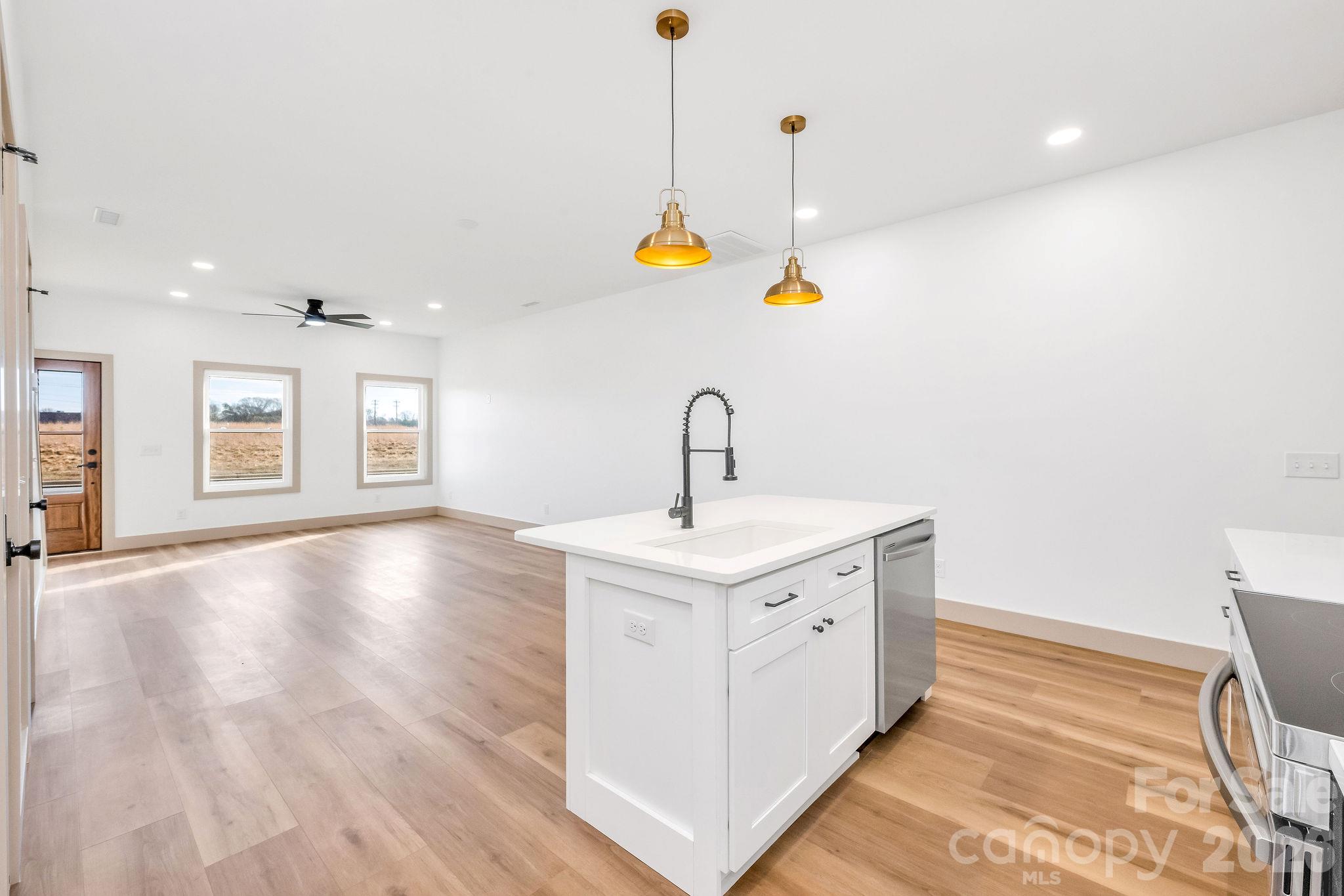 2113 24th Street Lane