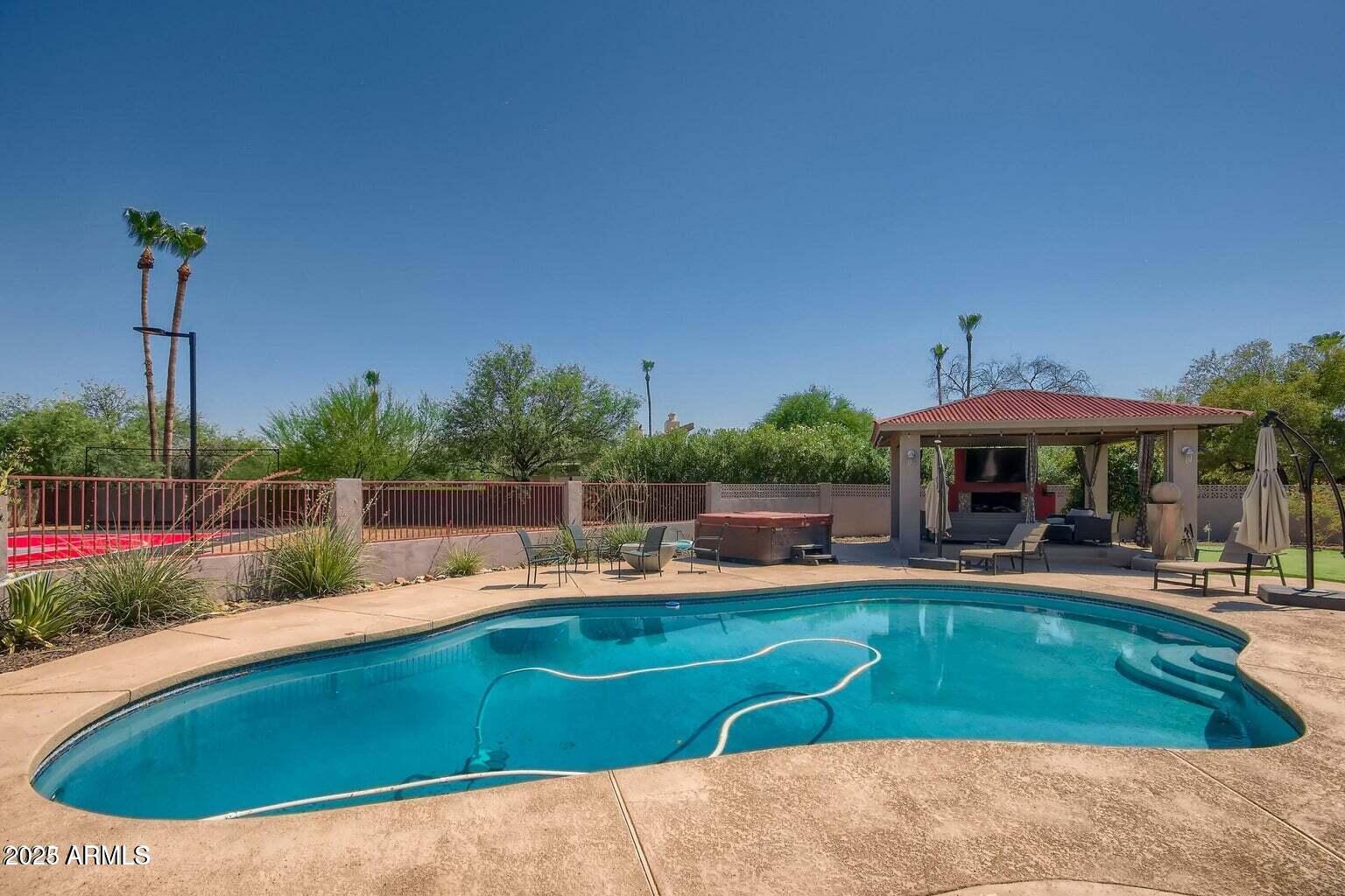 5801 E MOUNTAIN VIEW Road