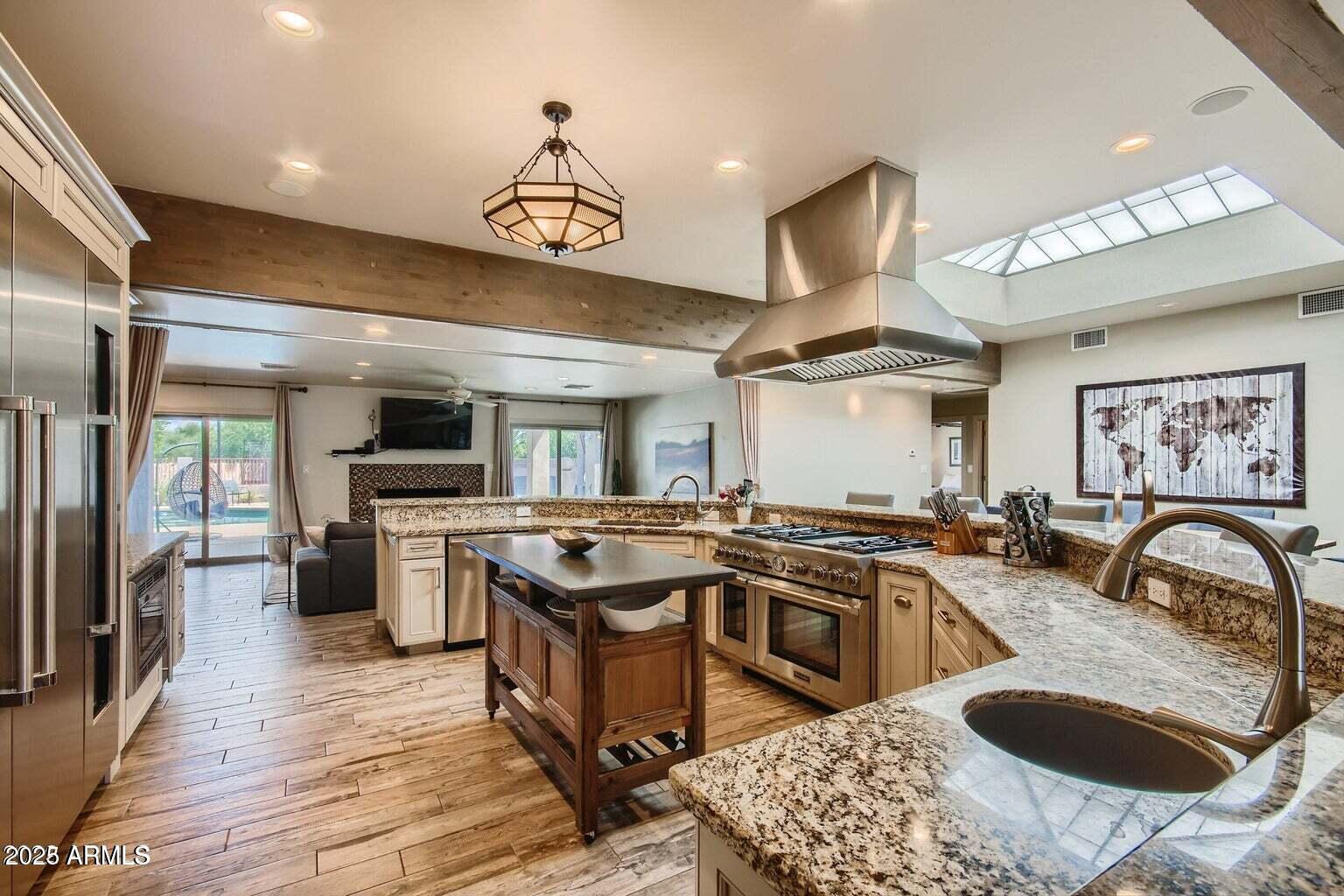 5801 E MOUNTAIN VIEW Road