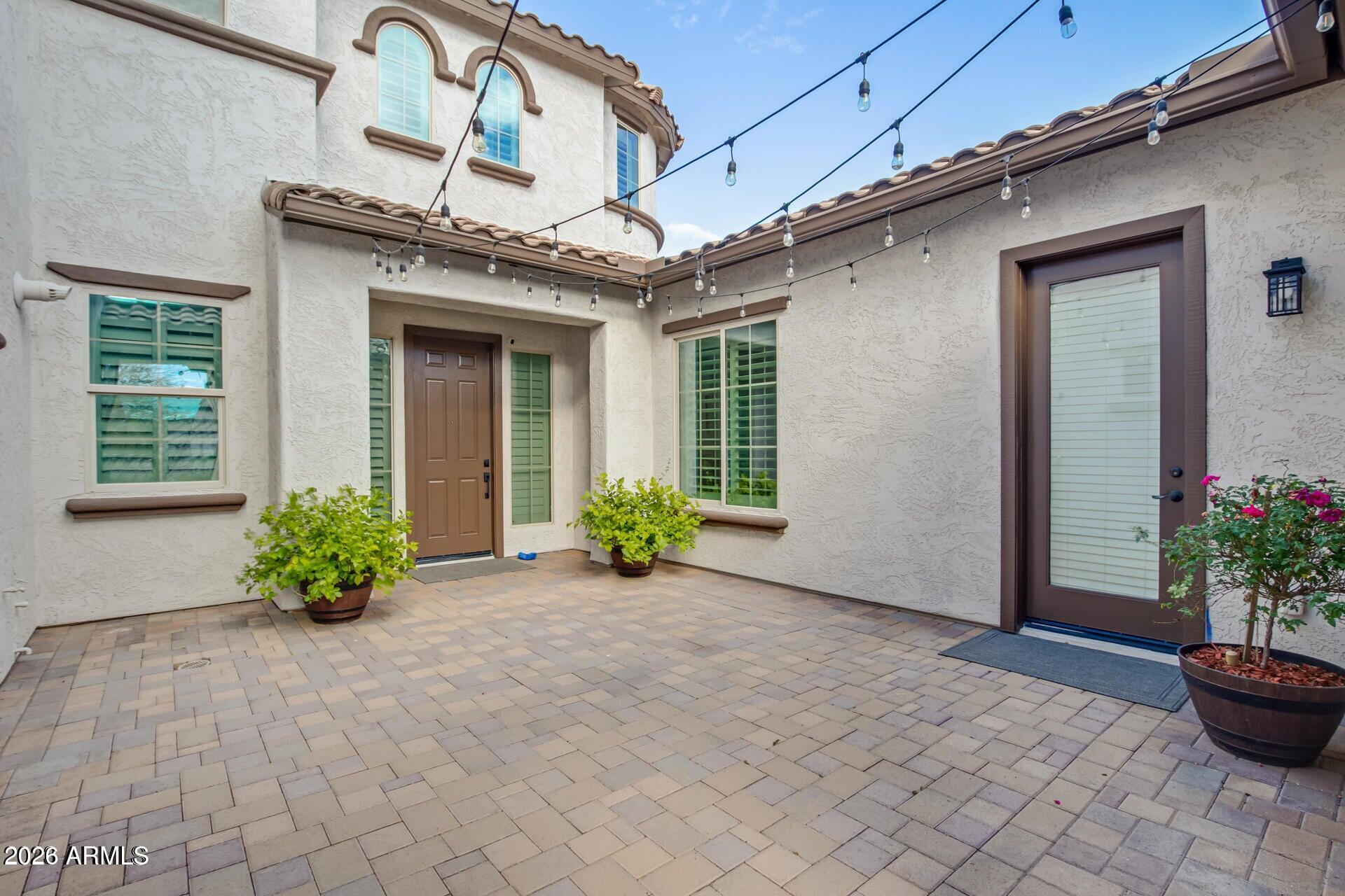 1528 W RED BIRD Road