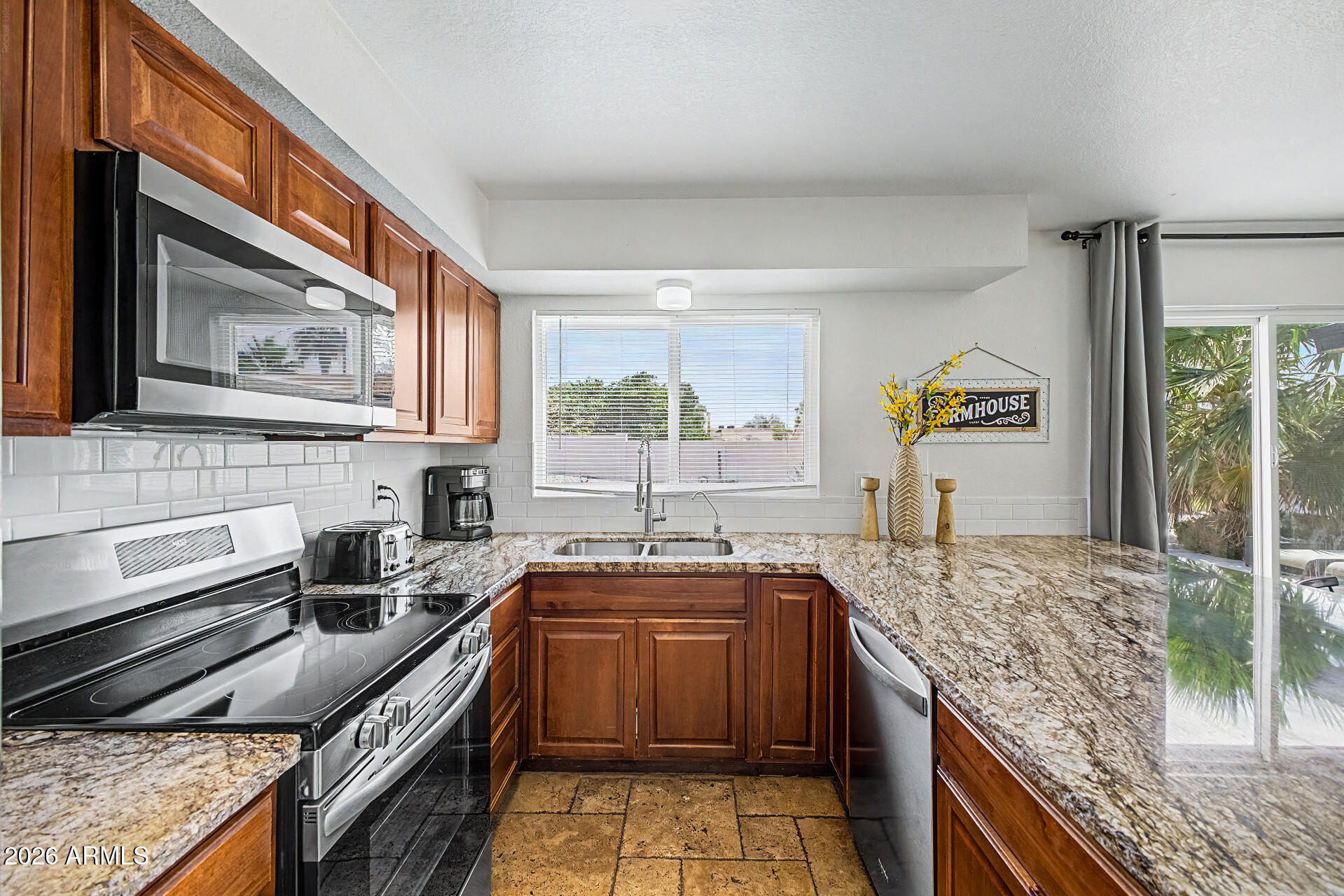 7521 E PRINCESS Drive