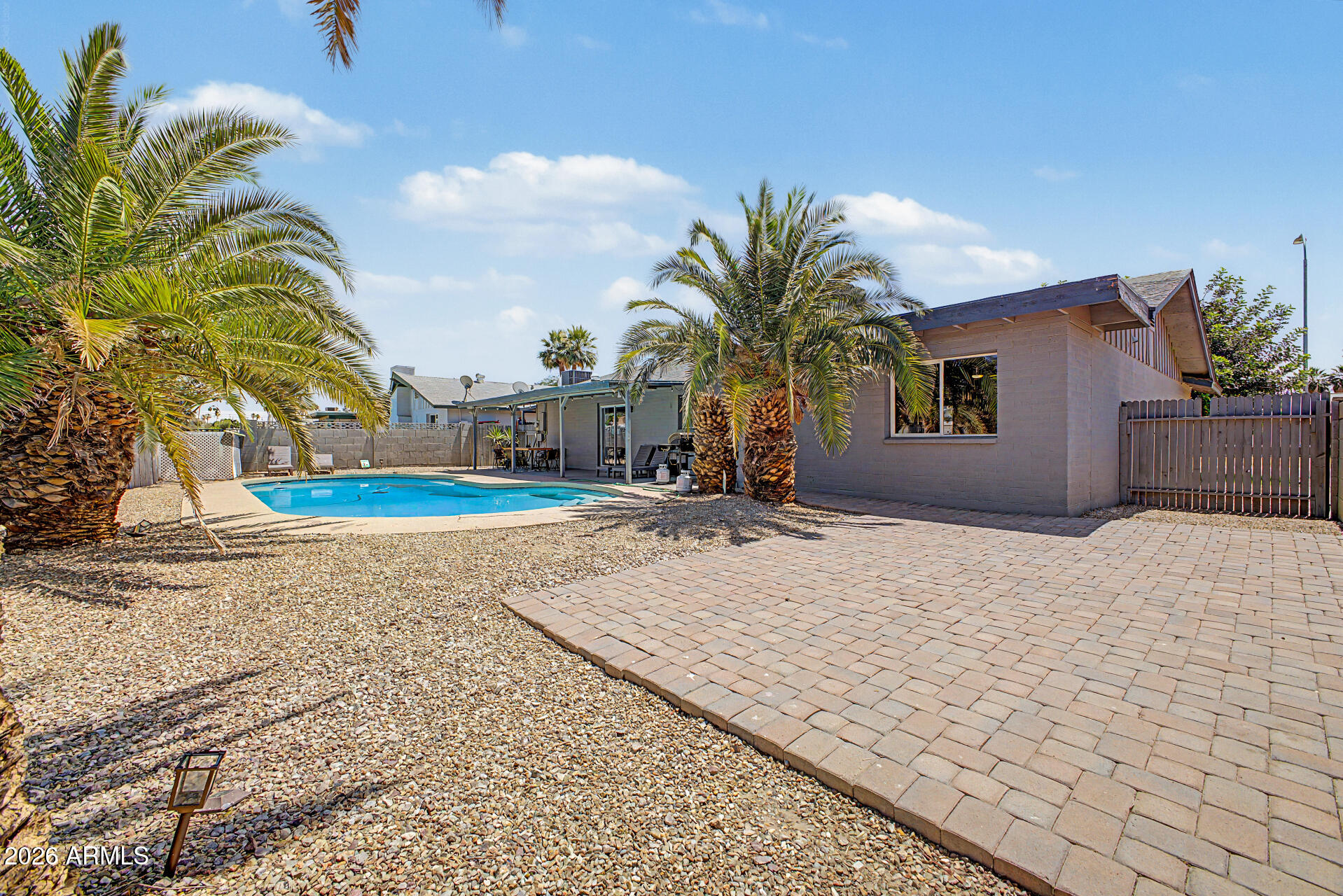 1632 E PALMCROFT Drive