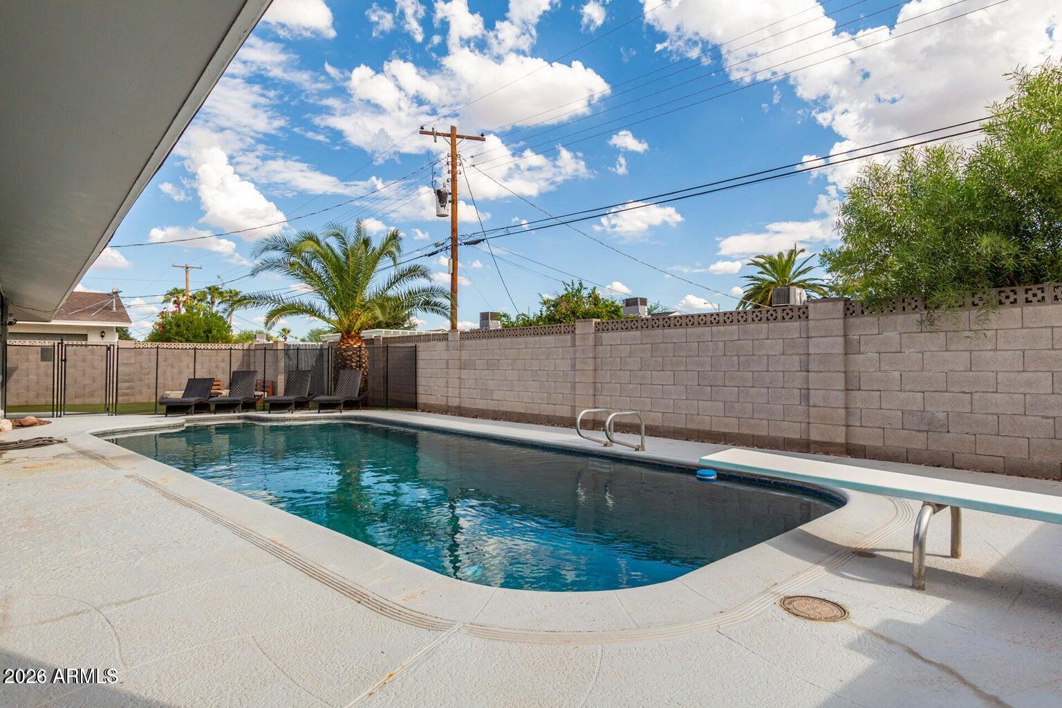 8225 E MINNEZONA Avenue
