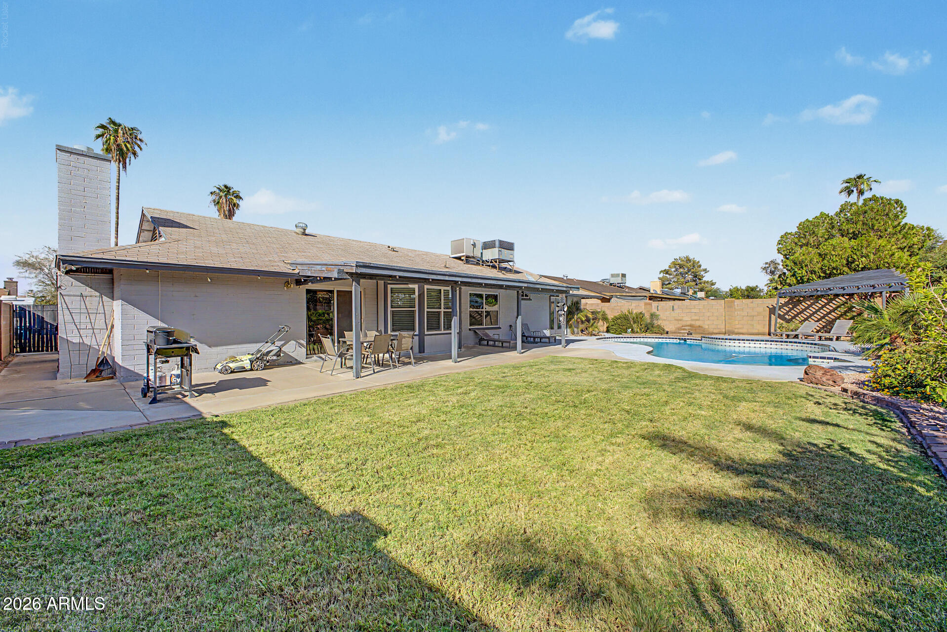 4145 W MEADOW Drive